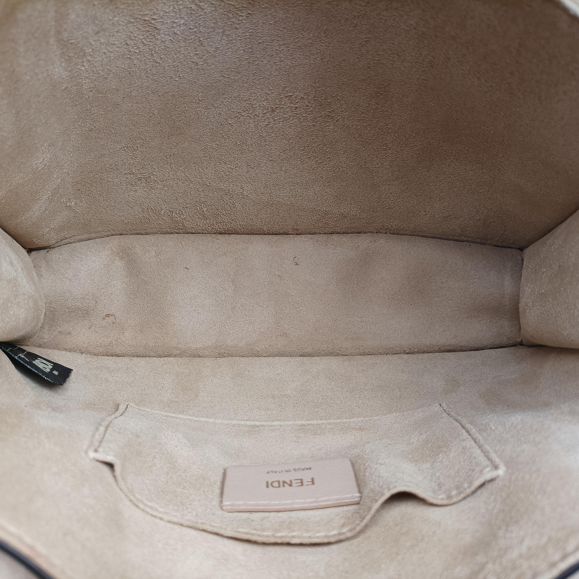 Secondhand Fendi Kan I Burgundy Leather 8BT283 shoulderbag | stylenewstar