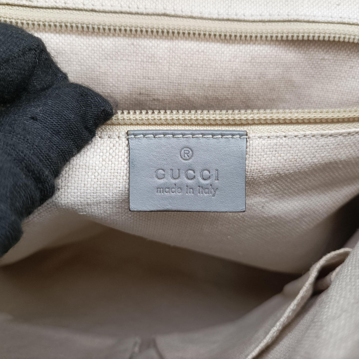 Secondhand Gucci GG Supreme Messenger Beige×gray PVC coated canvas×leather 353429 shoulderbag | stylenewstar