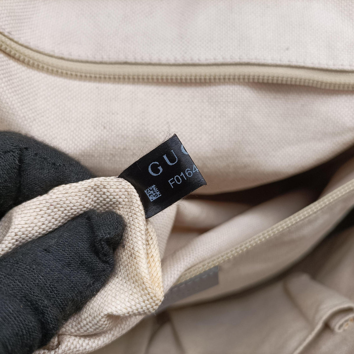 Secondhand Gucci GG Supreme Messenger Beige×gray PVC coated canvas×leather 353429 shoulderbag | stylenewstar