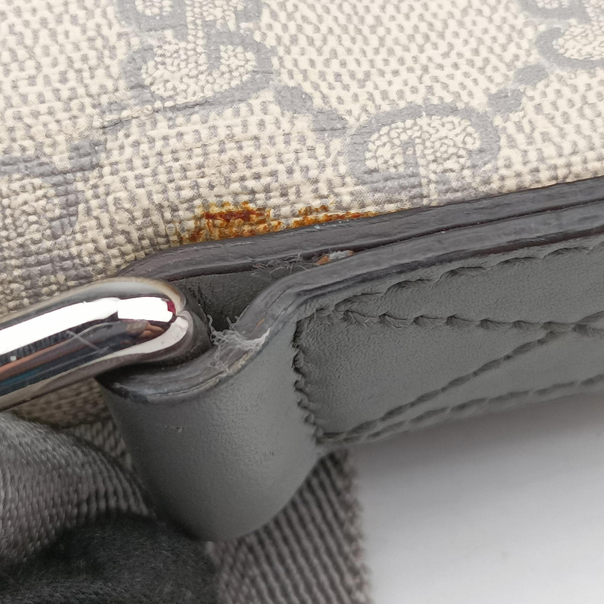 Secondhand Gucci GG Supreme Messenger Beige×gray PVC coated canvas×leather 353429 shoulderbag | stylenewstar