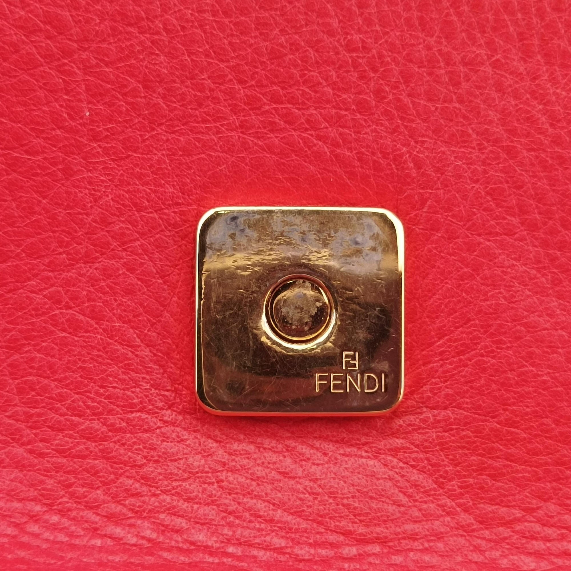 Pre-owned Fendi Fendista Pochette Red Leather 8M0276 shoulderbag | stylenewstar