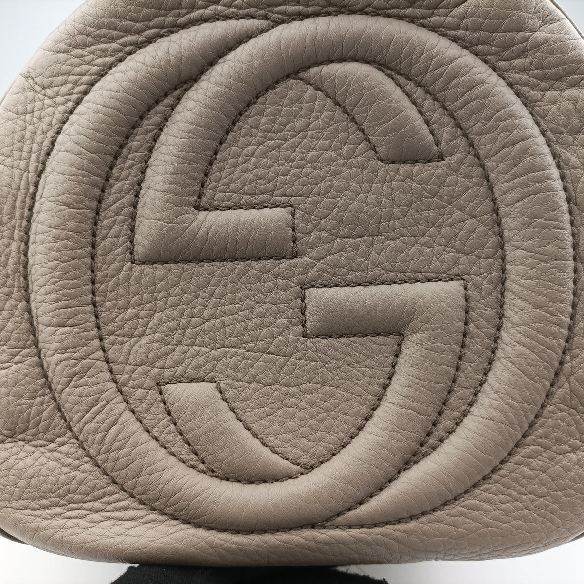 Pre-owned Gucci Soho Cerarus Grey Leather 282302 handbag | stylenewstar
