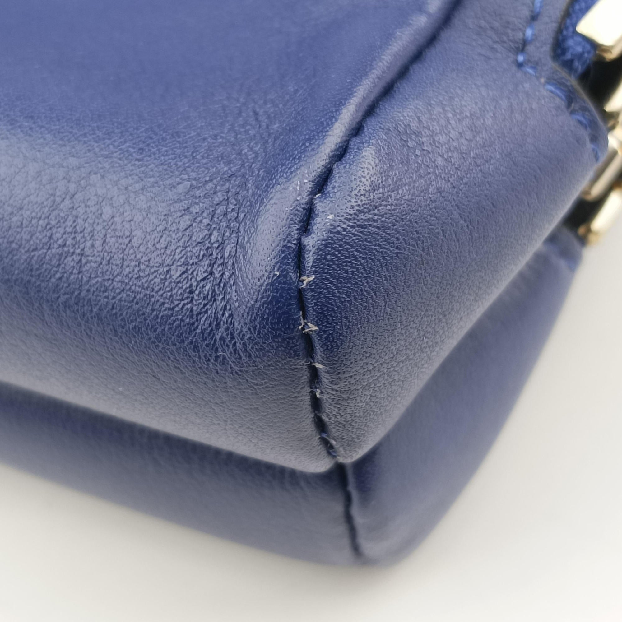 Pre-owned Valentino Rockstud Blue Leather  shoulderbag | stylenewstar