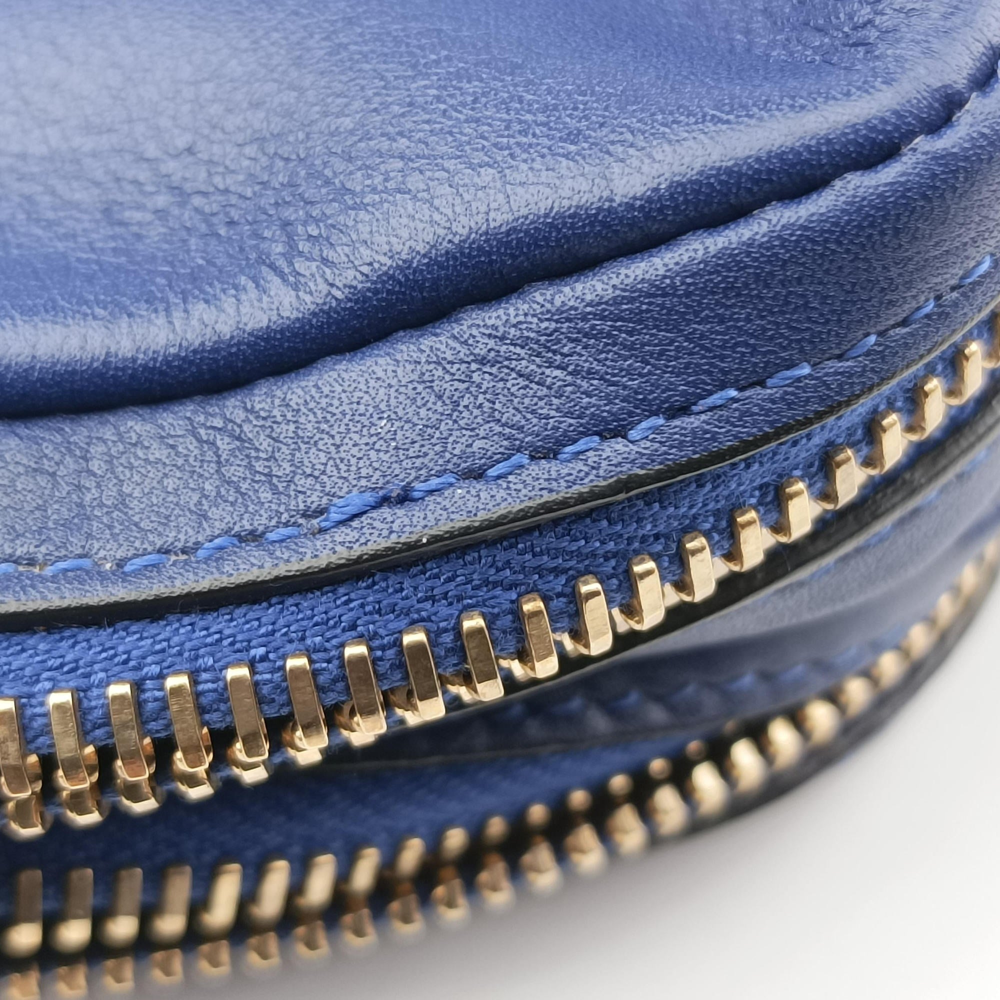 Pre-owned Valentino Rockstud Blue Leather  shoulderbag | stylenewstar
