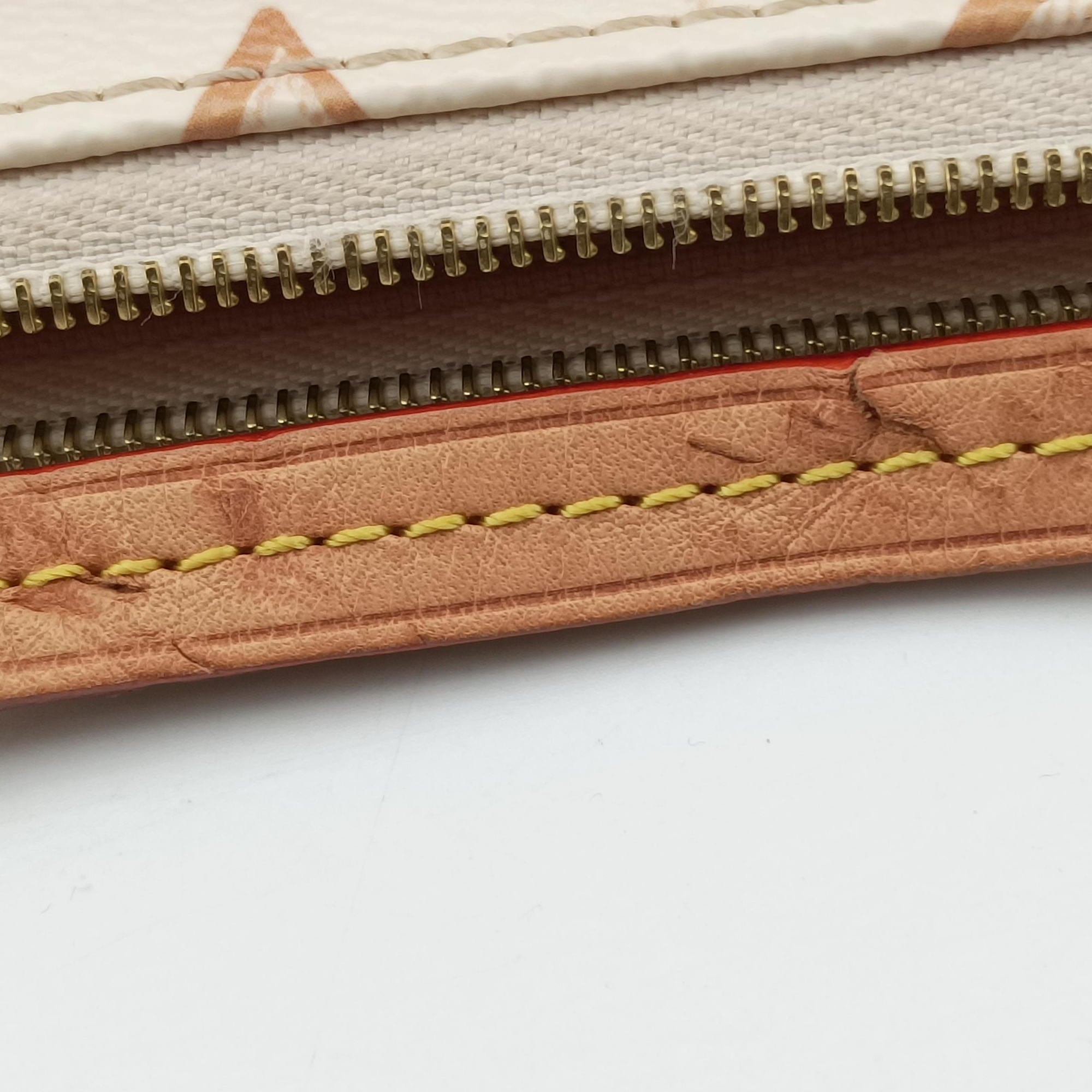 Pre-owned Louis Vuitton Maxi Pochette Accessoires Ivory x Brown PVC-coated canvas M20920 shoulderbag | stylenewstar