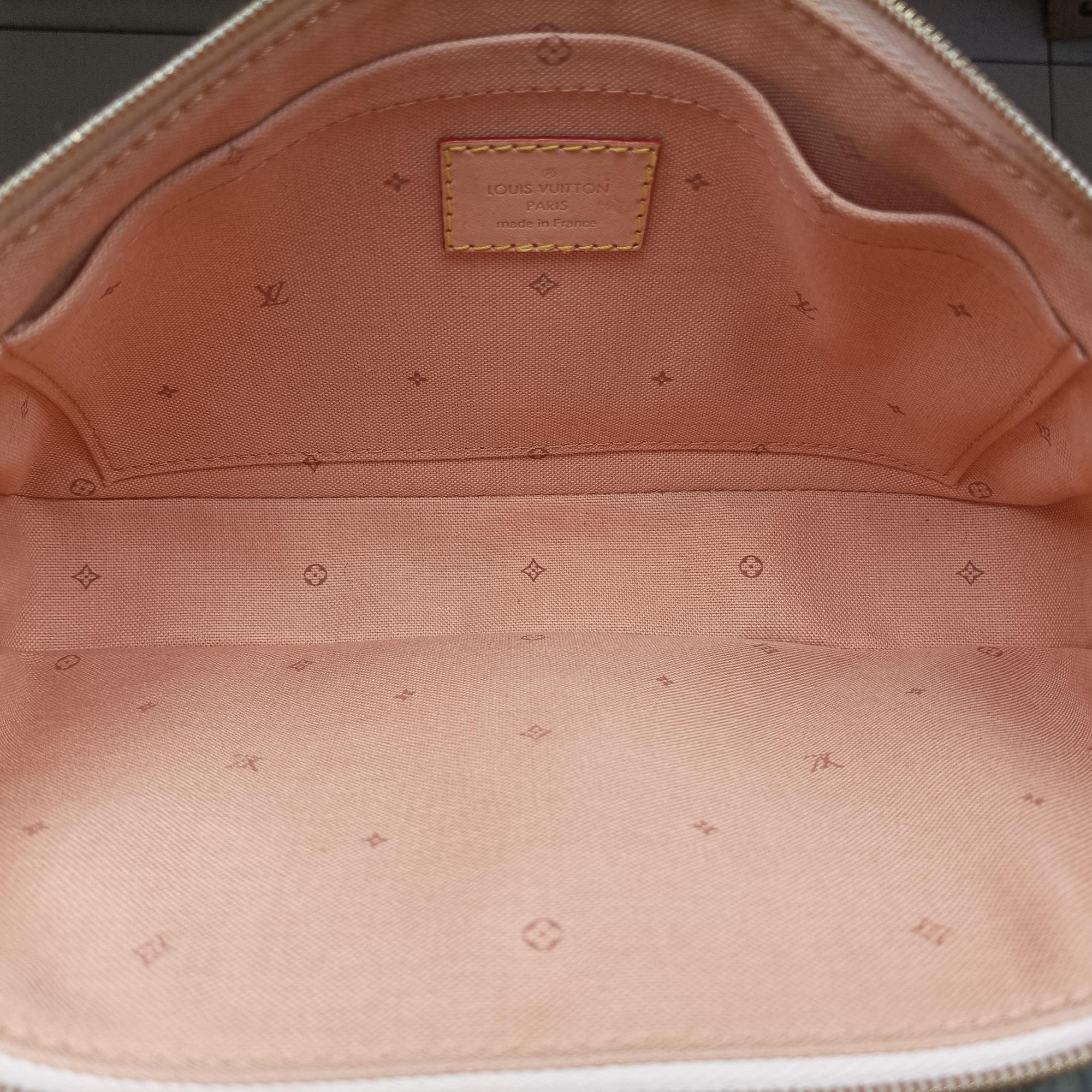Pre-owned Louis Vuitton Maxi Pochette Accessoires Ivory x Brown PVC-coated canvas M20920 shoulderbag | stylenewstar