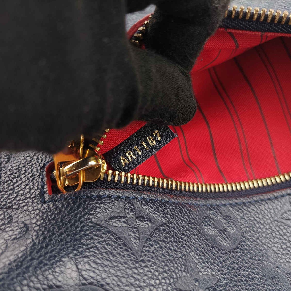 Pre-owned Louis Vuitton Pochette MéTIS MM Navy×Marine Rouge Monogram Empreinte M44071 shoulderbag | stylenewstar