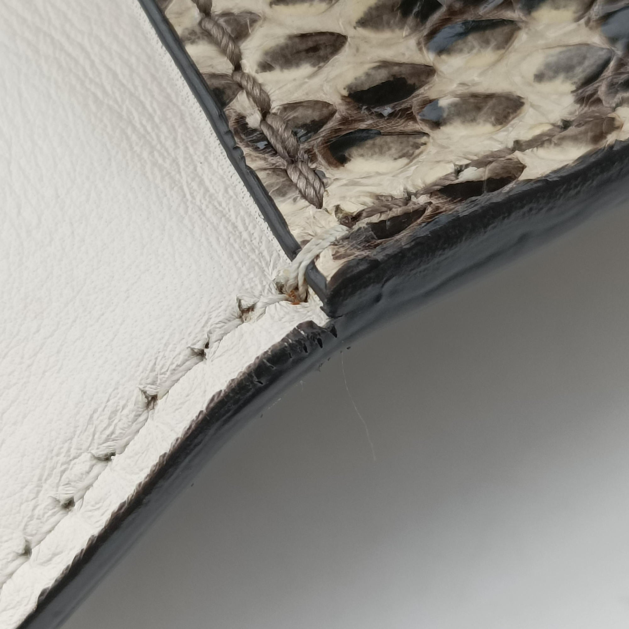 Pre-owned Gucci Sylvie Beige×Multi Snakeskin×Leather 421882 shoulderbag | stylenewstar