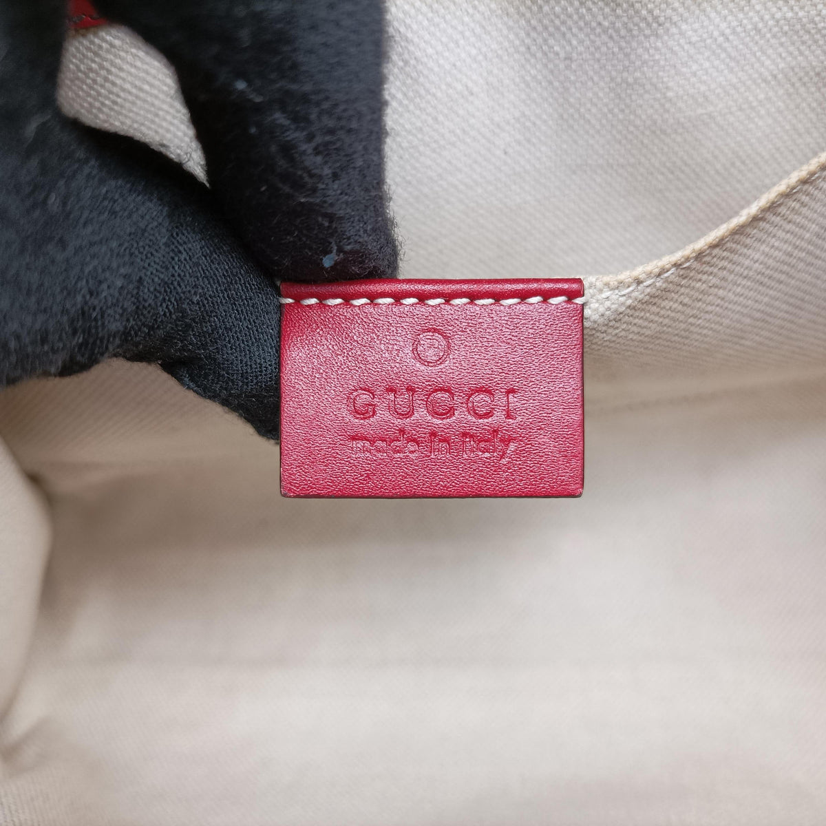 Pre-owned Gucci Emily Red Leather 369621 shoulderbag | stylenewstar