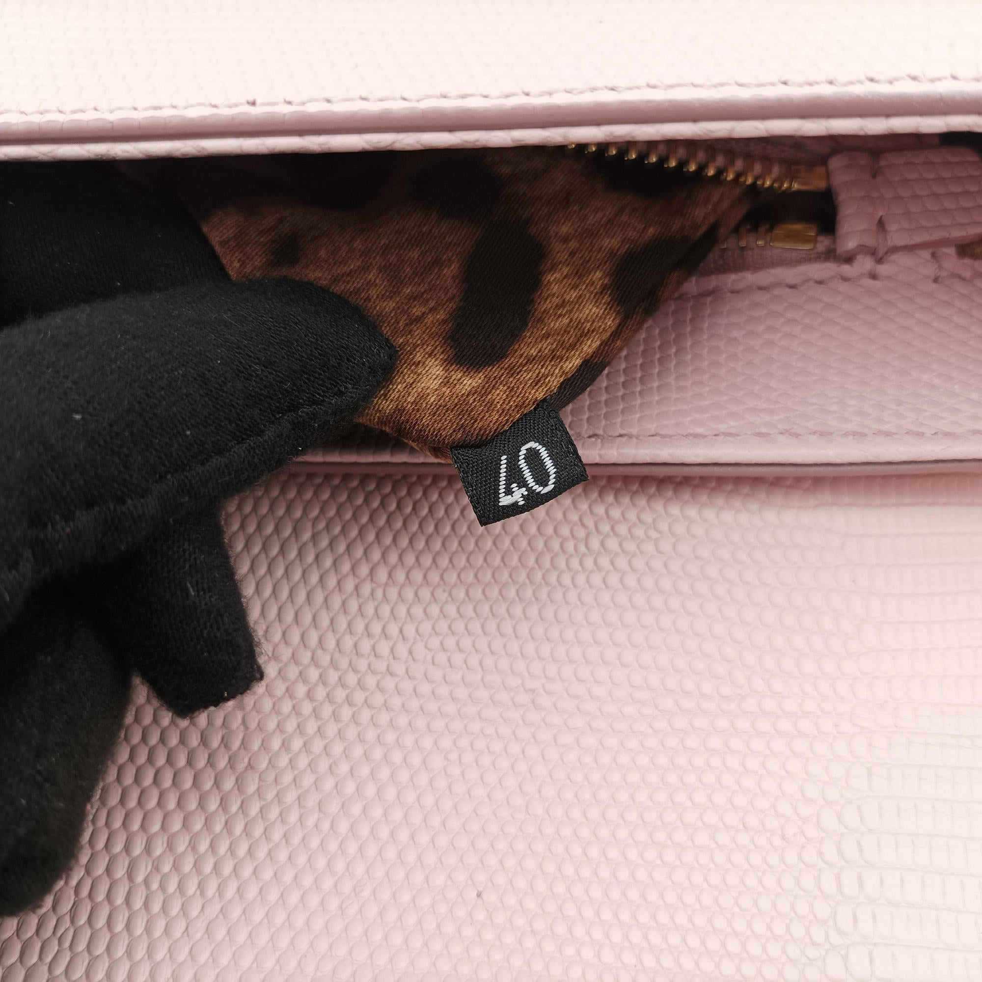 Pre-owned Dolce & Gabbana DG millennials Pink Leather  shoulderbag | stylenewstar