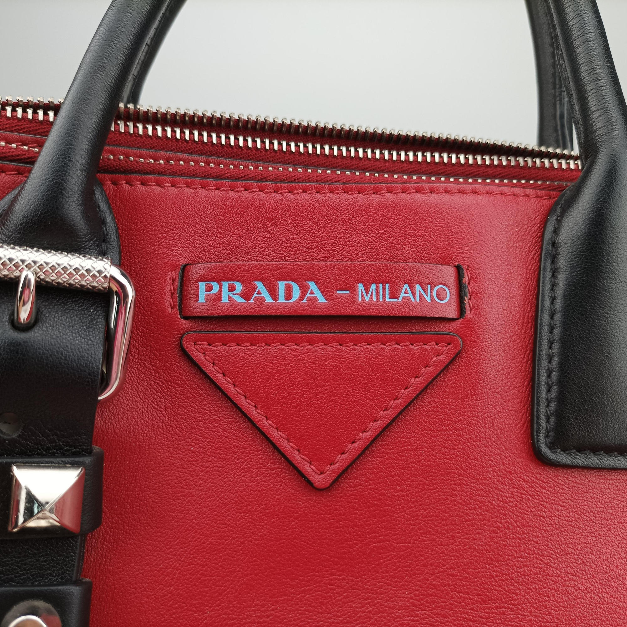 Pre-owned Prada Concept Red Leather 1BA175 shoulderbag | stylenewstar