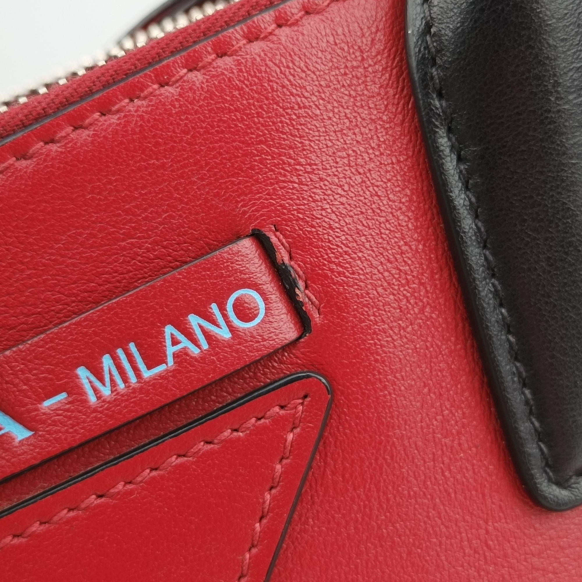 Pre-owned Prada Concept Red Leather 1BA175 shoulderbag | stylenewstar