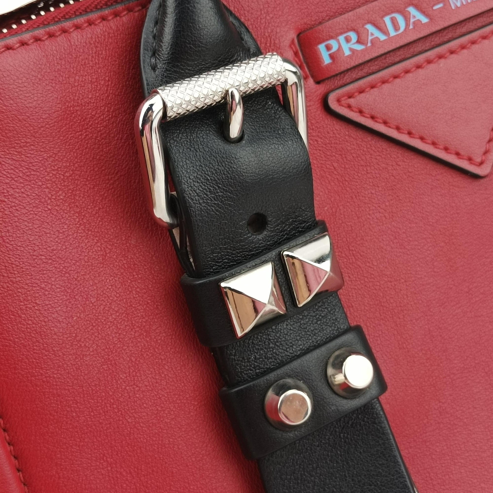 Pre-owned Prada Concept Red Leather 1BA175 shoulderbag | stylenewstar