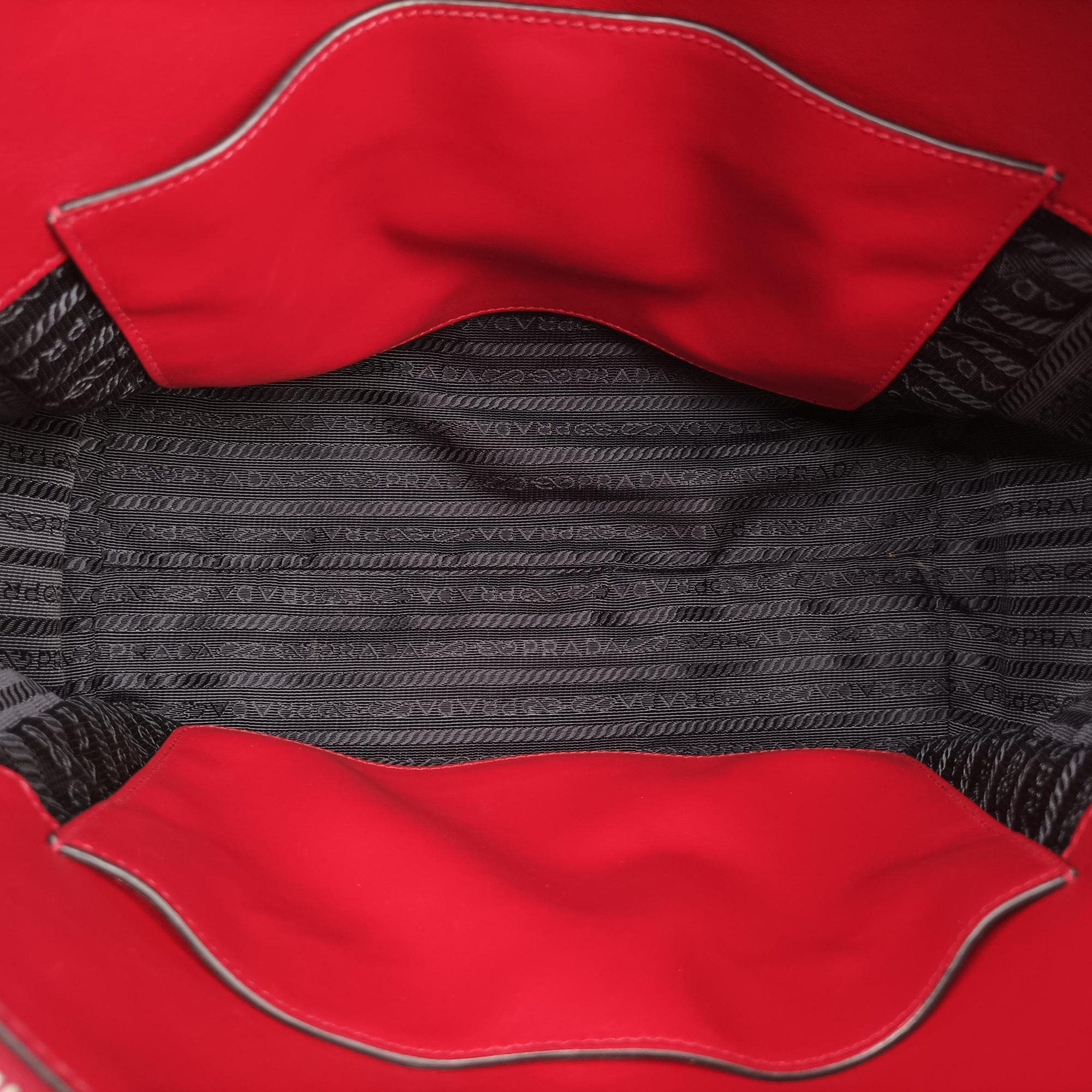 Pre-owned Prada Concept Red Leather 1BA175 shoulderbag | stylenewstar