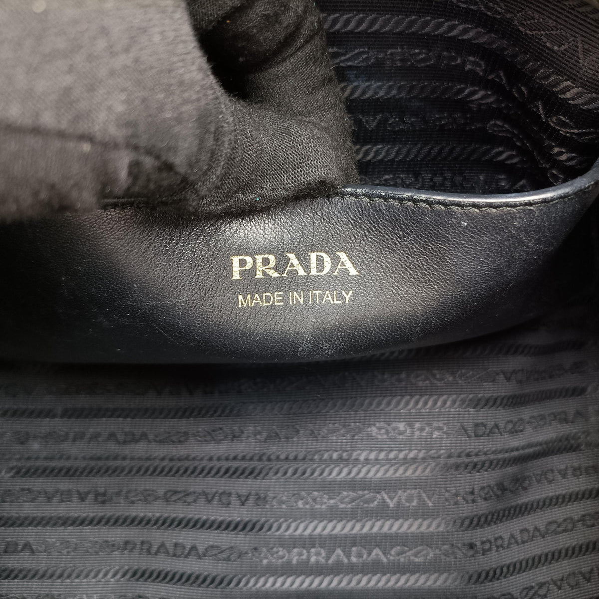 Secondhand Prada Esplanade Grey SAFFIANO Leather 1BA045 shoulderbag | stylenewstar