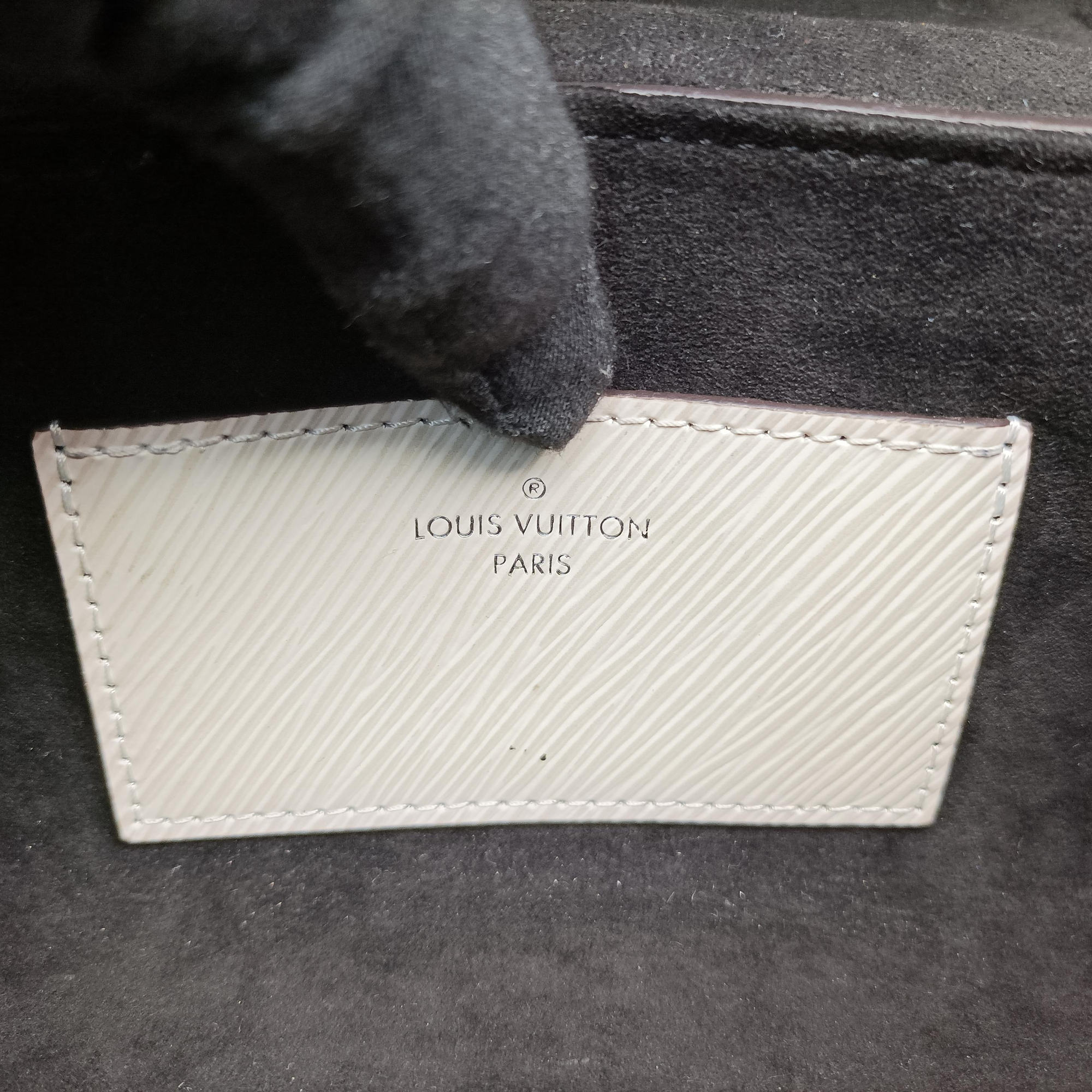 Pre-owned Louis Vuitton Twist PM White×Red×Black Epi M42777 shoulderbag | stylenewstar