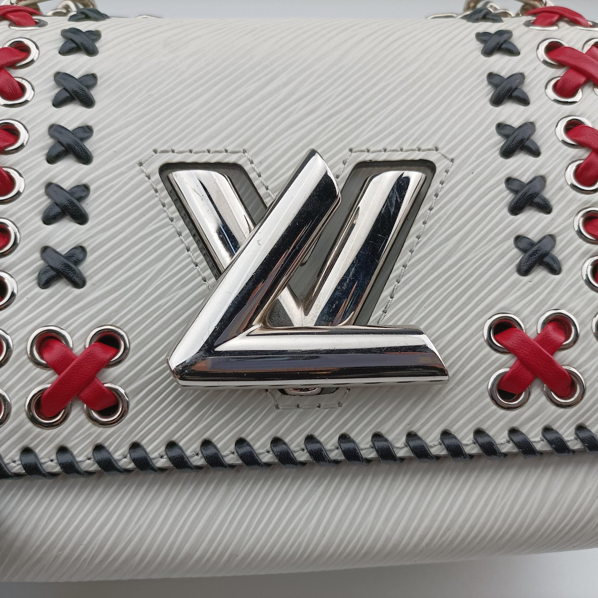 Pre-owned Louis Vuitton Twist PM White×Red×Black Epi M42777 shoulderbag | stylenewstar