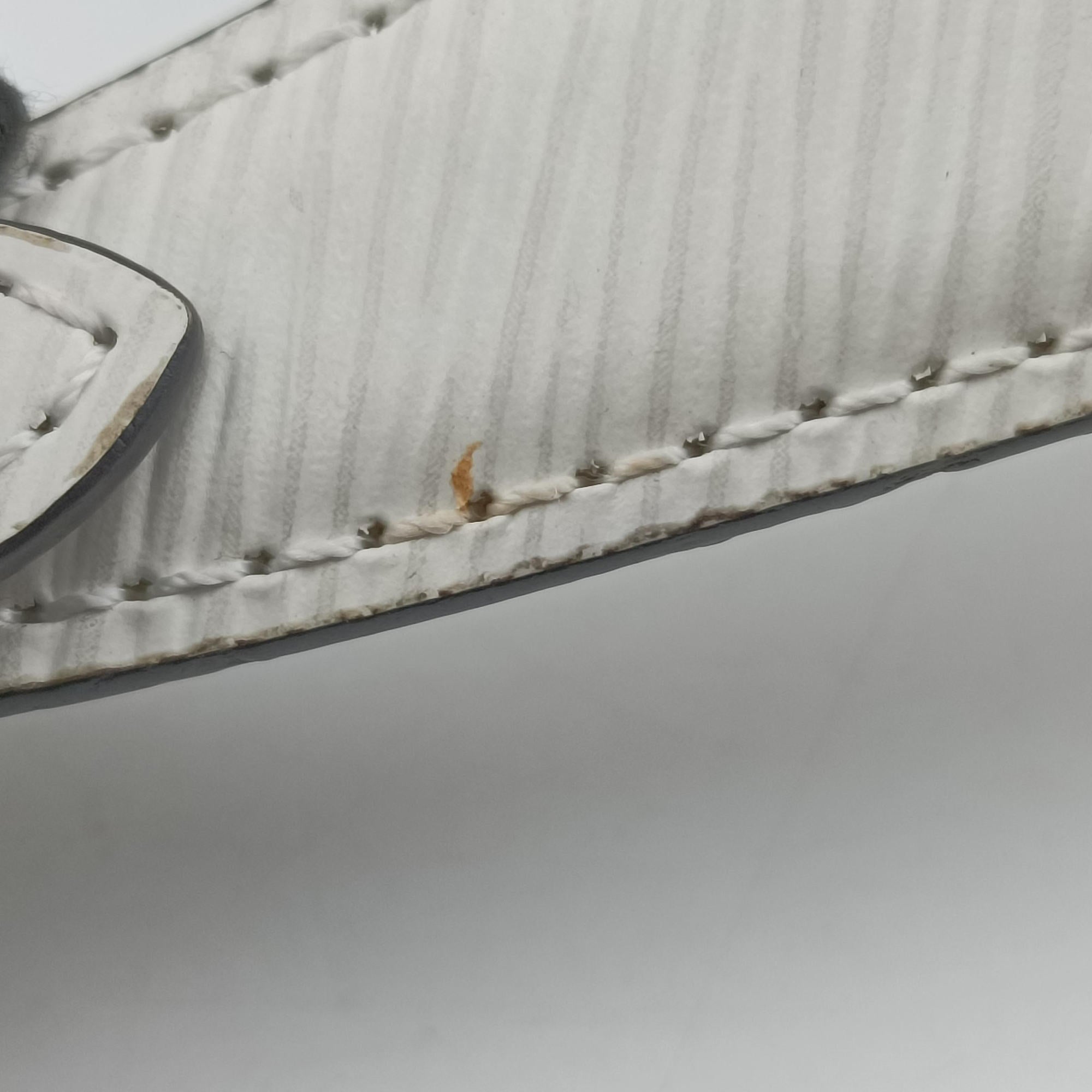 Pre-owned Louis Vuitton Twist PM White×Red×Black Epi M42777 shoulderbag | stylenewstar