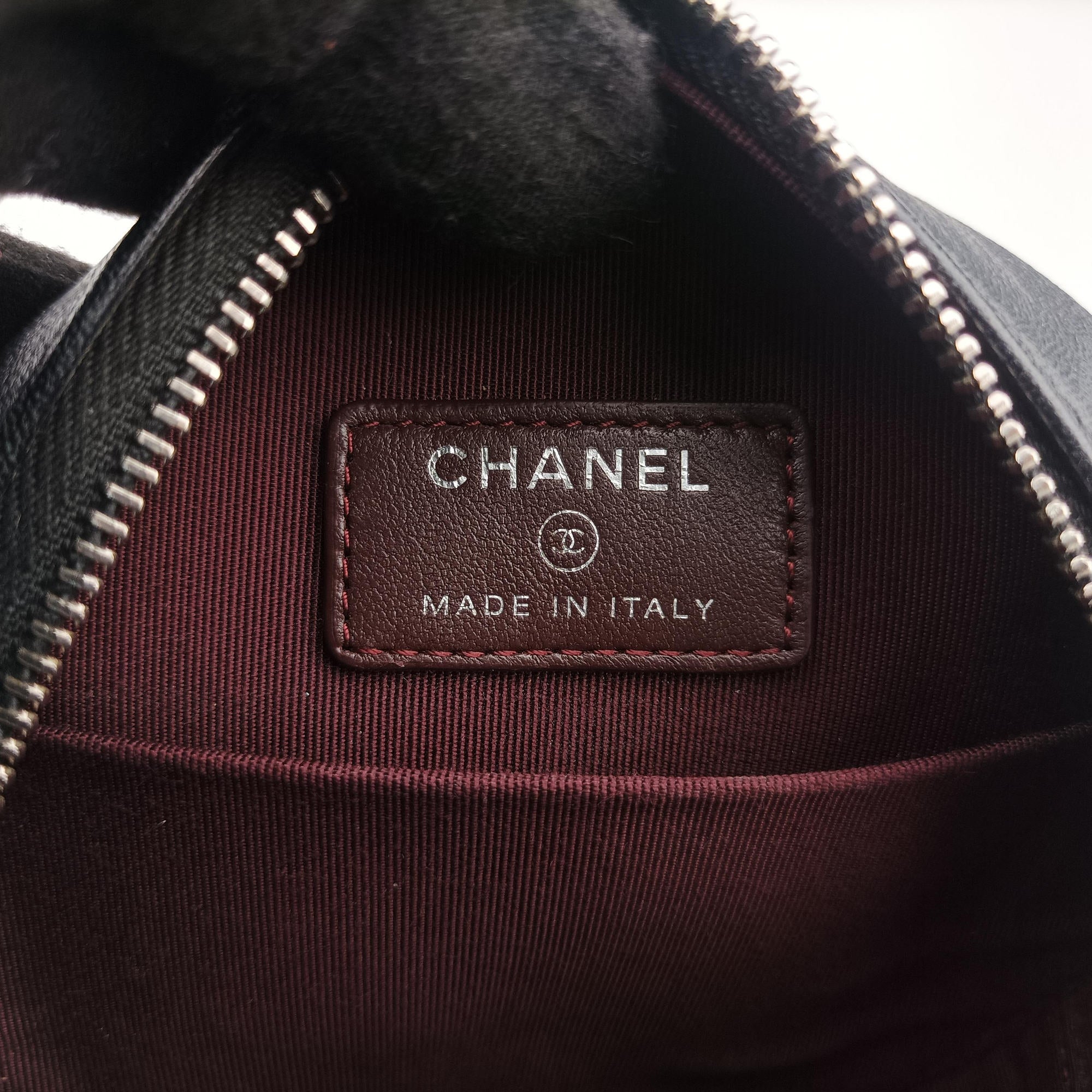Secondhand Chanel Matelasse Round Black lambskin AP0245 shoulderbag | stylenewstar