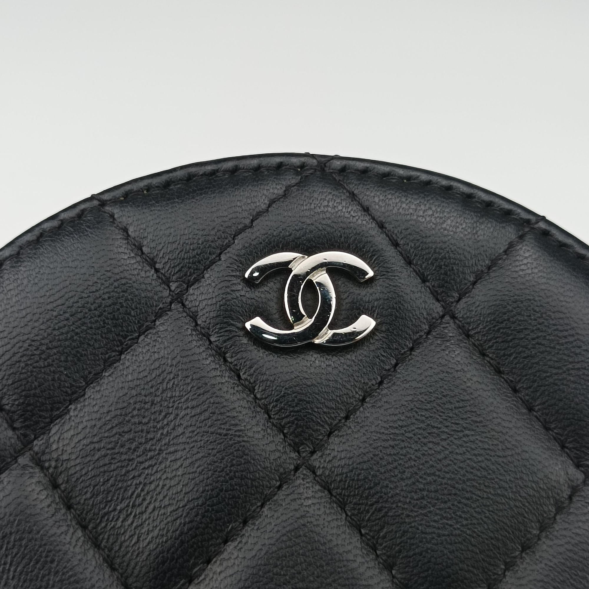 Secondhand Chanel Matelasse Round Black lambskin AP0245 shoulderbag | stylenewstar