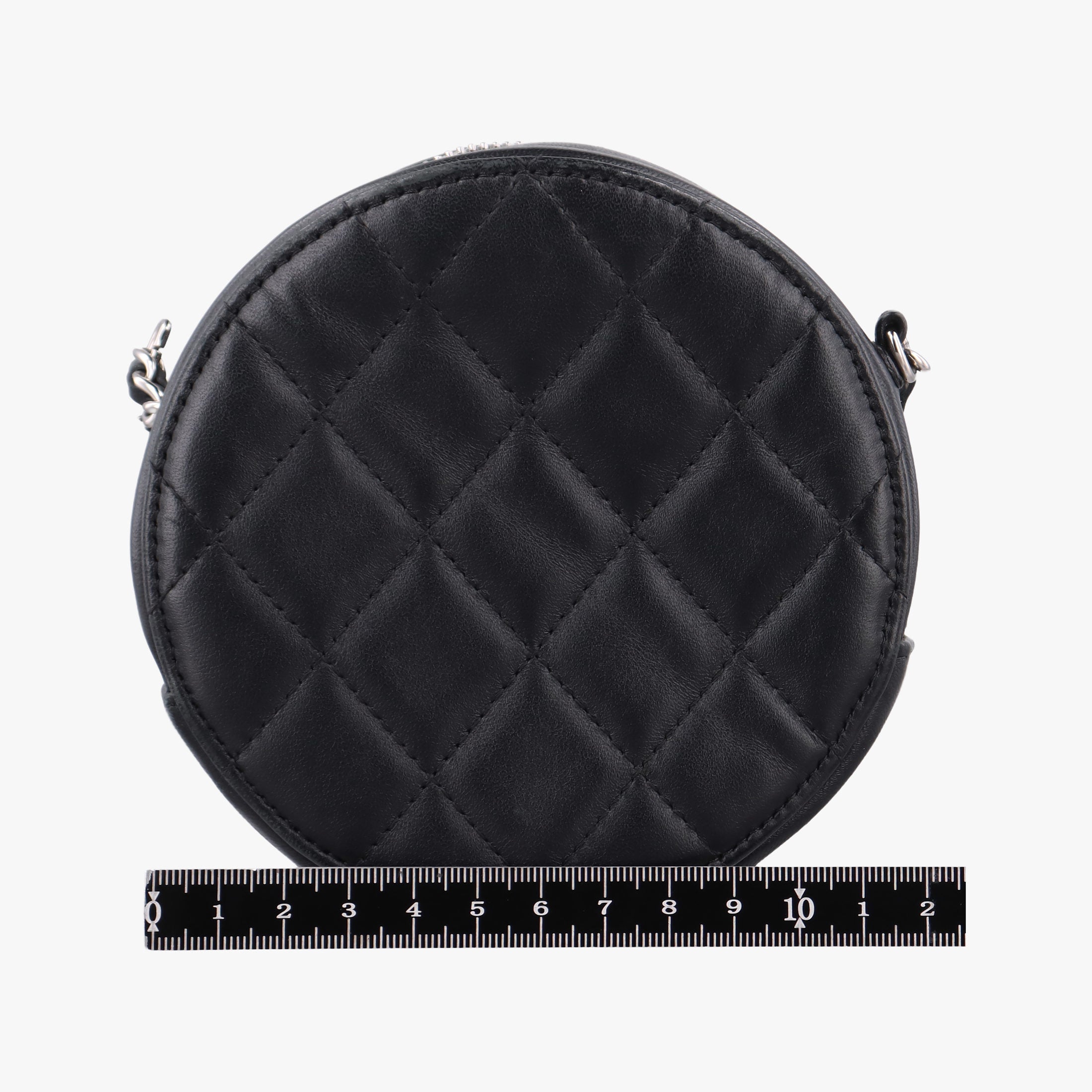Secondhand Chanel Matelasse Round Black lambskin AP0245 shoulderbag | stylenewstar