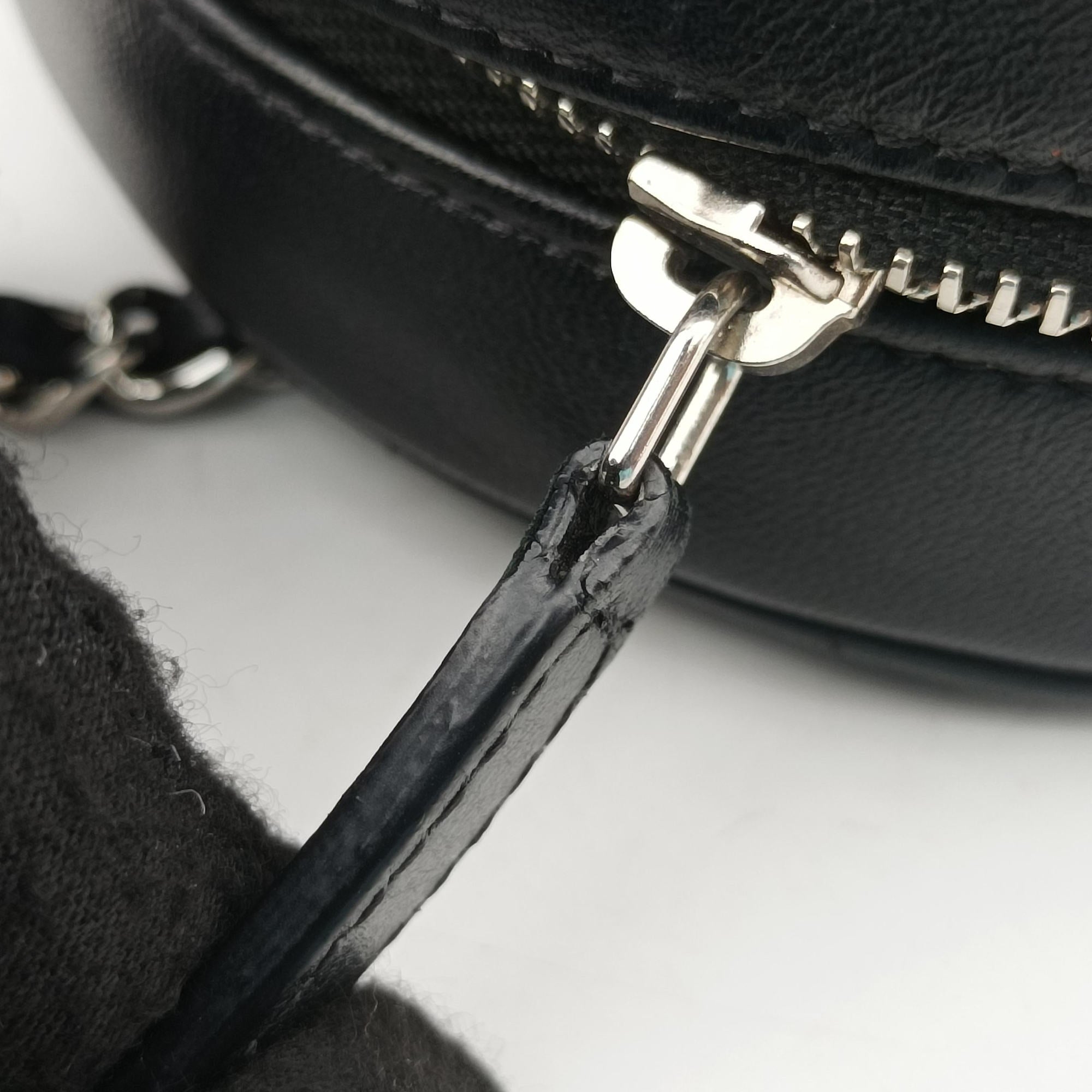 Secondhand Chanel Matelasse Round Black lambskin AP0245 shoulderbag | stylenewstar
