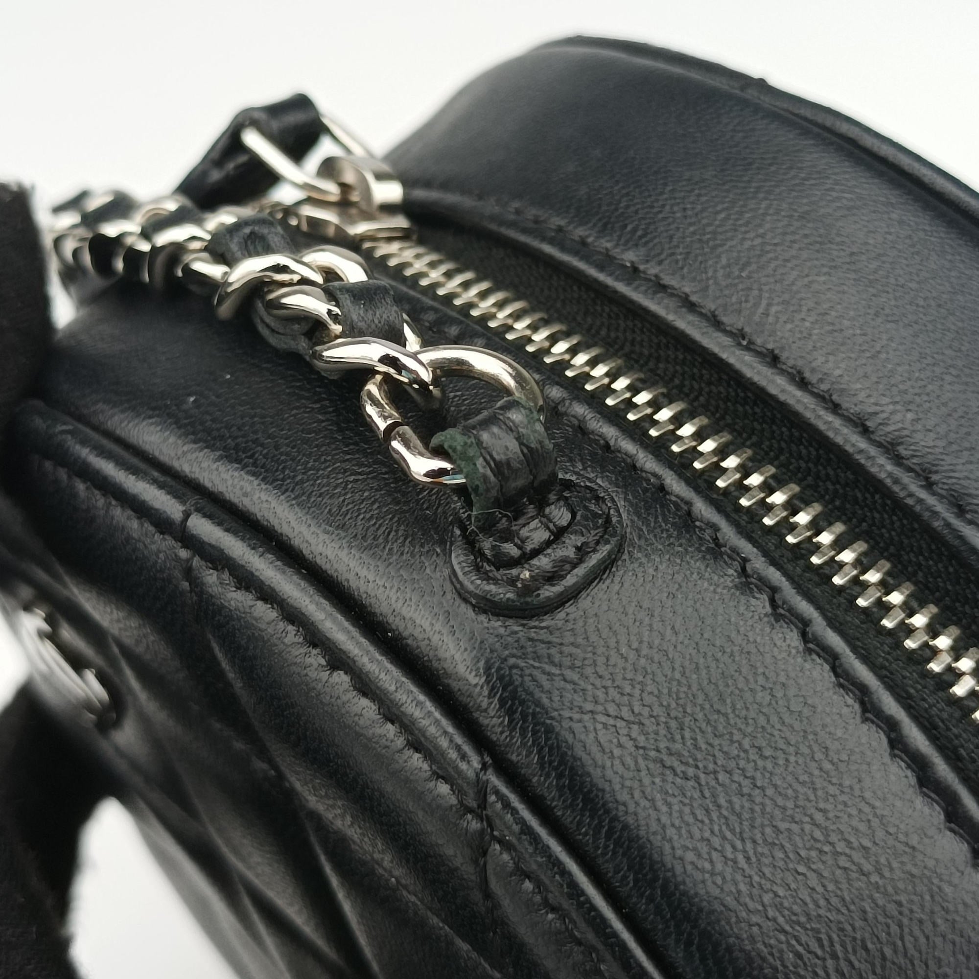 Secondhand Chanel Matelasse Round Black lambskin AP0245 shoulderbag | stylenewstar