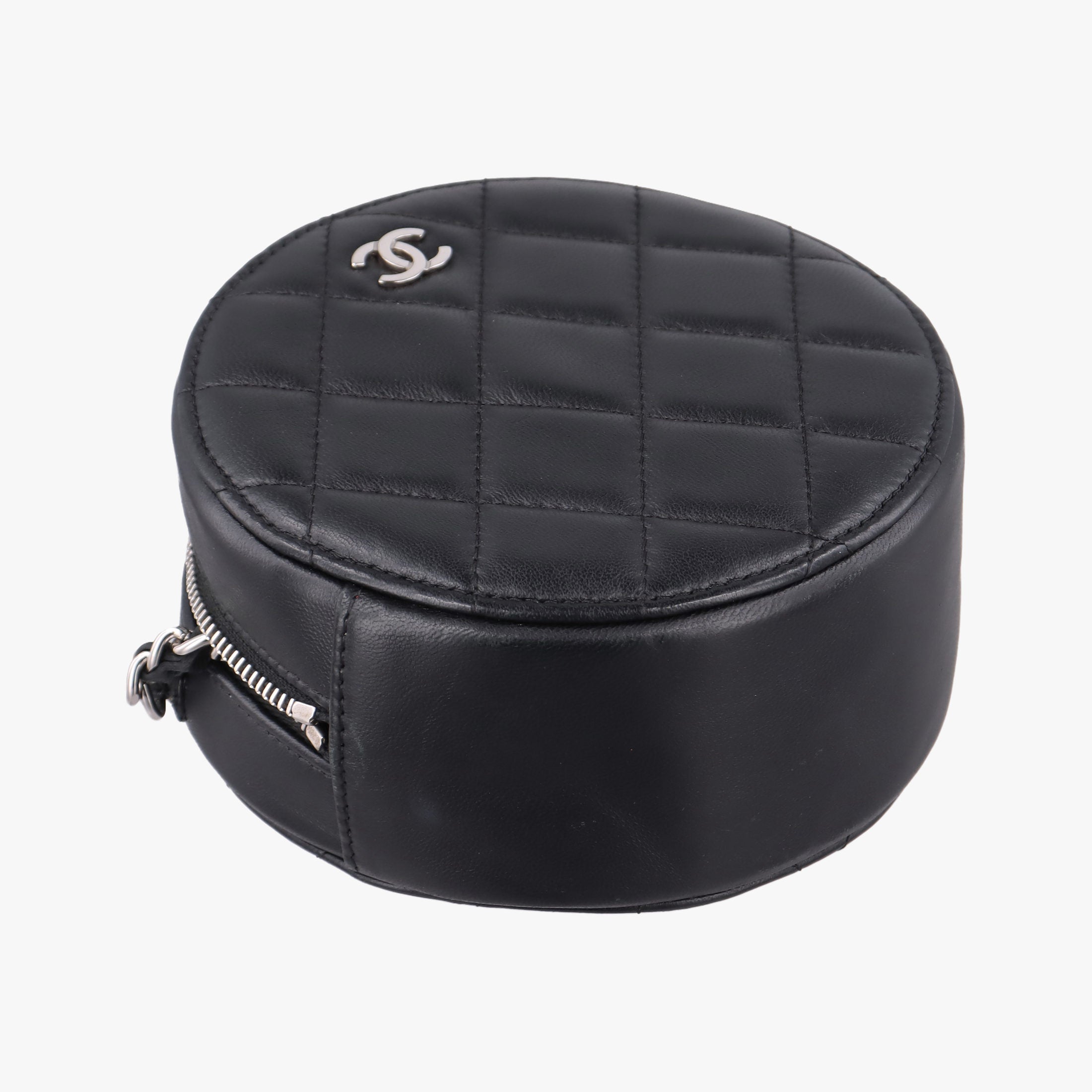 Secondhand Chanel Matelasse Round Black lambskin AP0245 shoulderbag | stylenewstar
