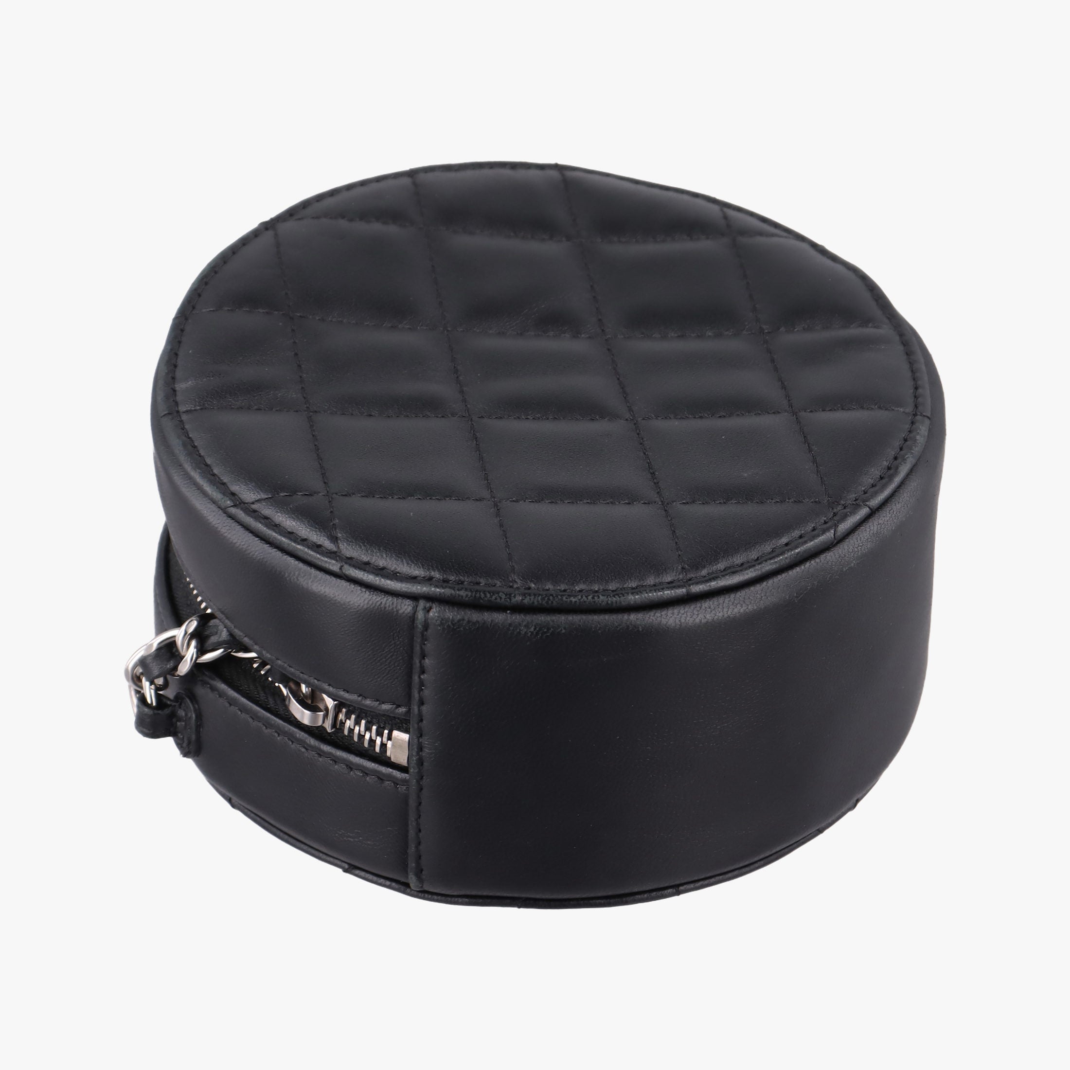 Secondhand Chanel Matelasse Round Black lambskin AP0245 shoulderbag | stylenewstar