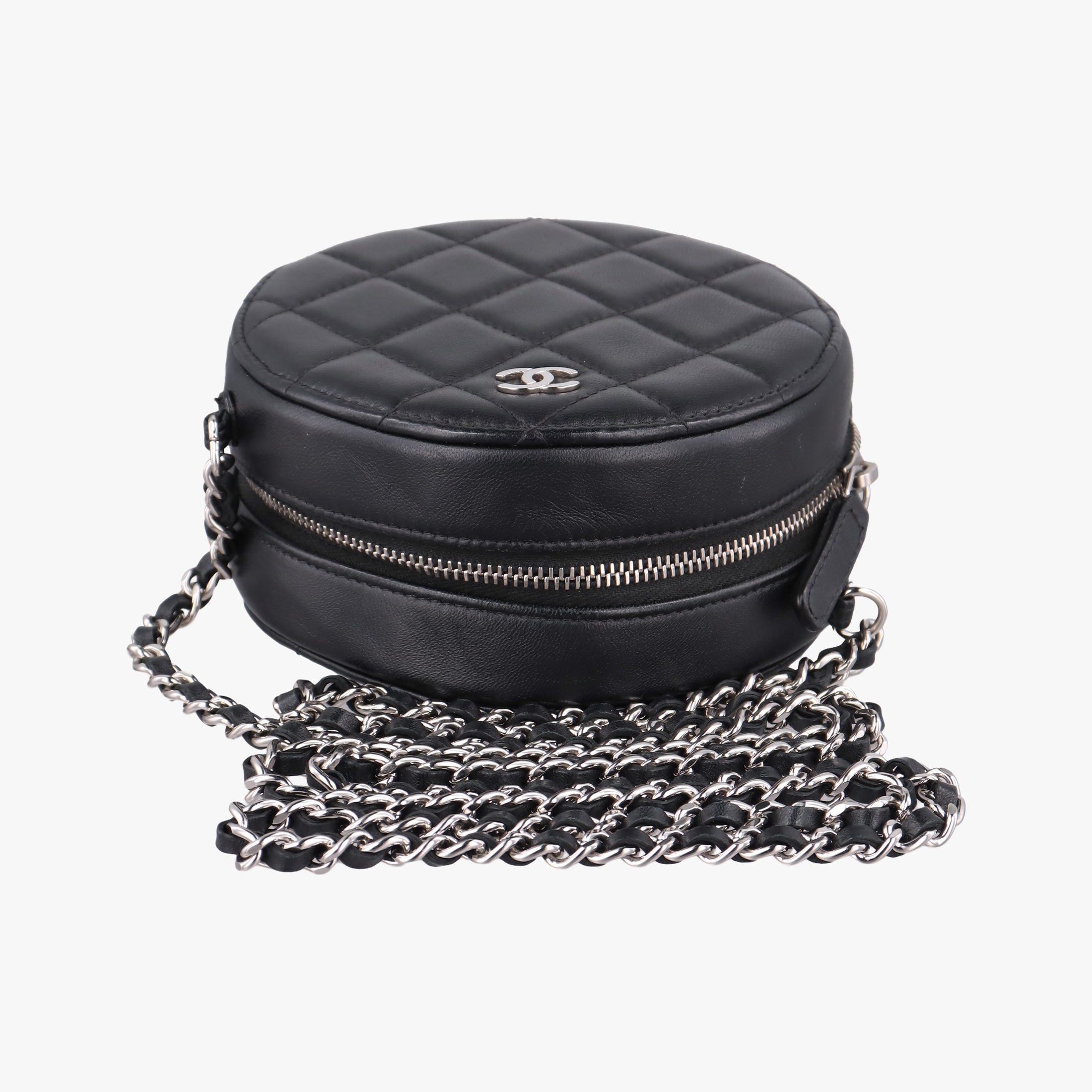 Secondhand Chanel Matelasse Round Black lambskin AP0245 shoulderbag | stylenewstar