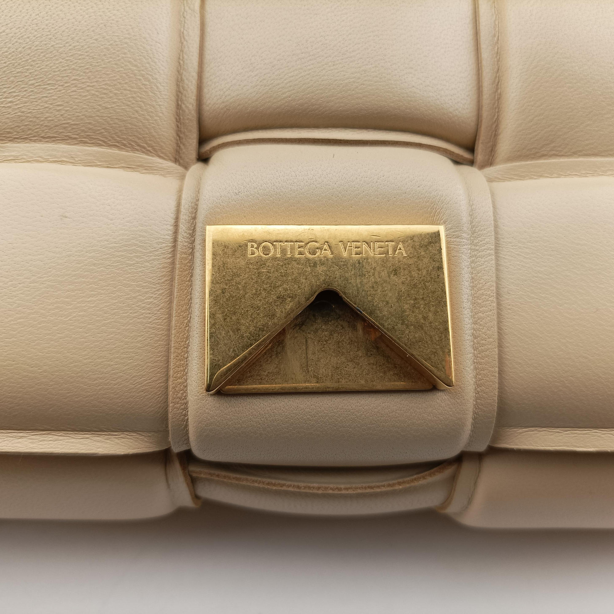 Vintage Bottega Veneta Padded CASSETTE Beige lambskin  shoulderbag | stylenewstar