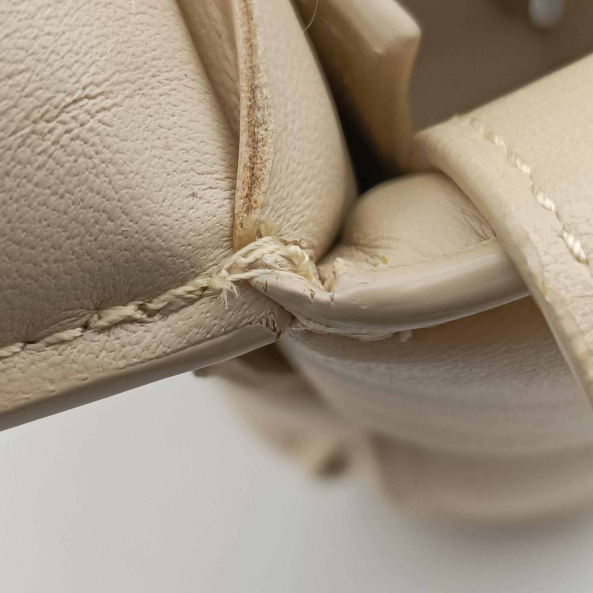 Vintage Bottega Veneta Padded CASSETTE Beige lambskin  shoulderbag | stylenewstar