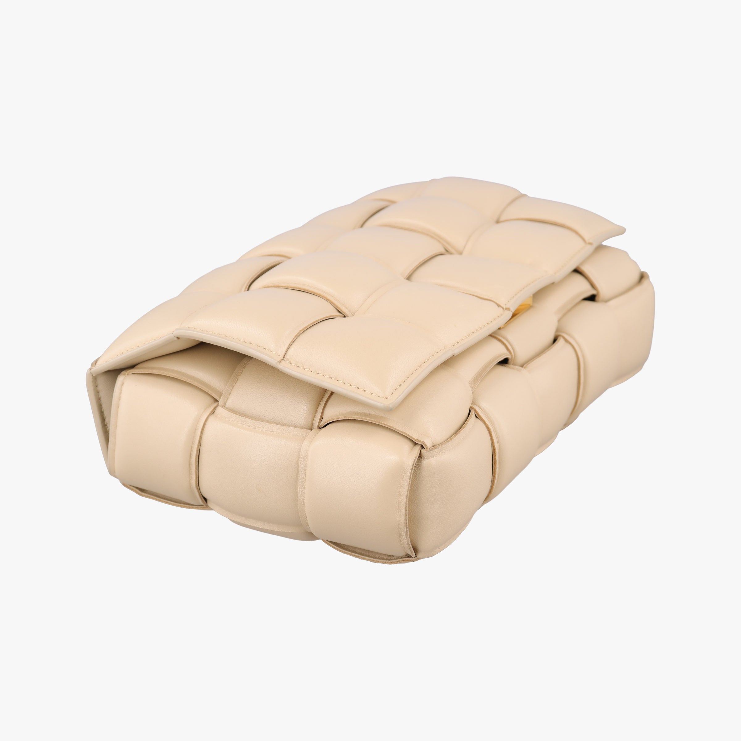 Vintage Bottega Veneta Padded CASSETTE Beige lambskin  shoulderbag | stylenewstar