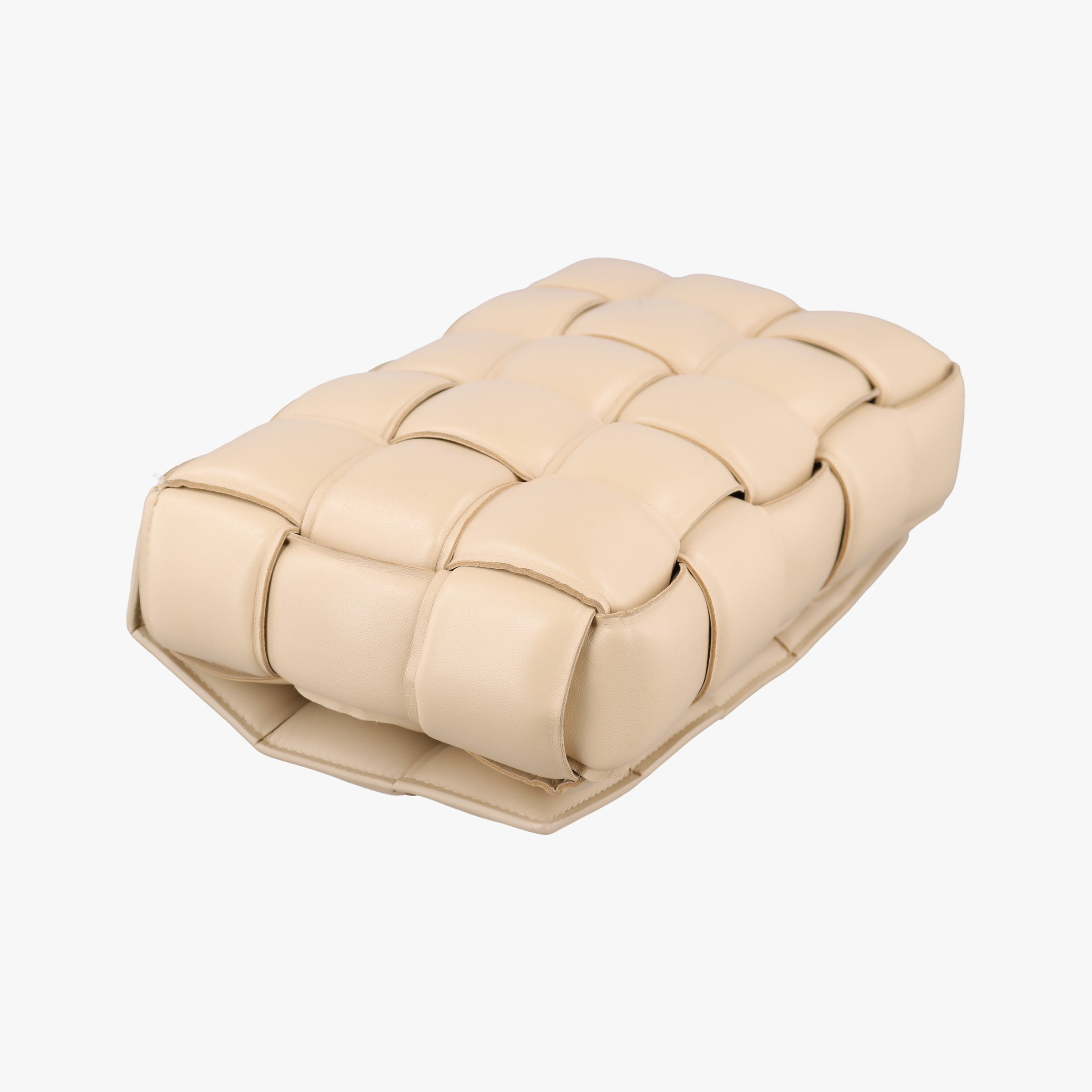 Vintage Bottega Veneta Padded CASSETTE Beige lambskin  shoulderbag | stylenewstar