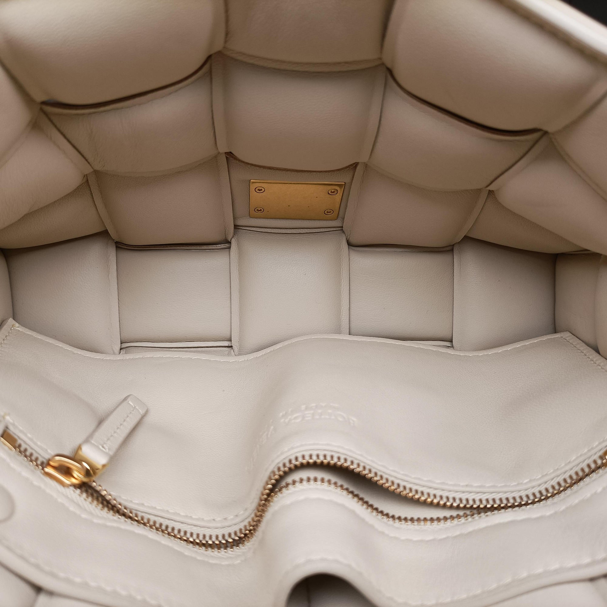 Vintage Bottega Veneta Padded CASSETTE Beige lambskin  shoulderbag | stylenewstar