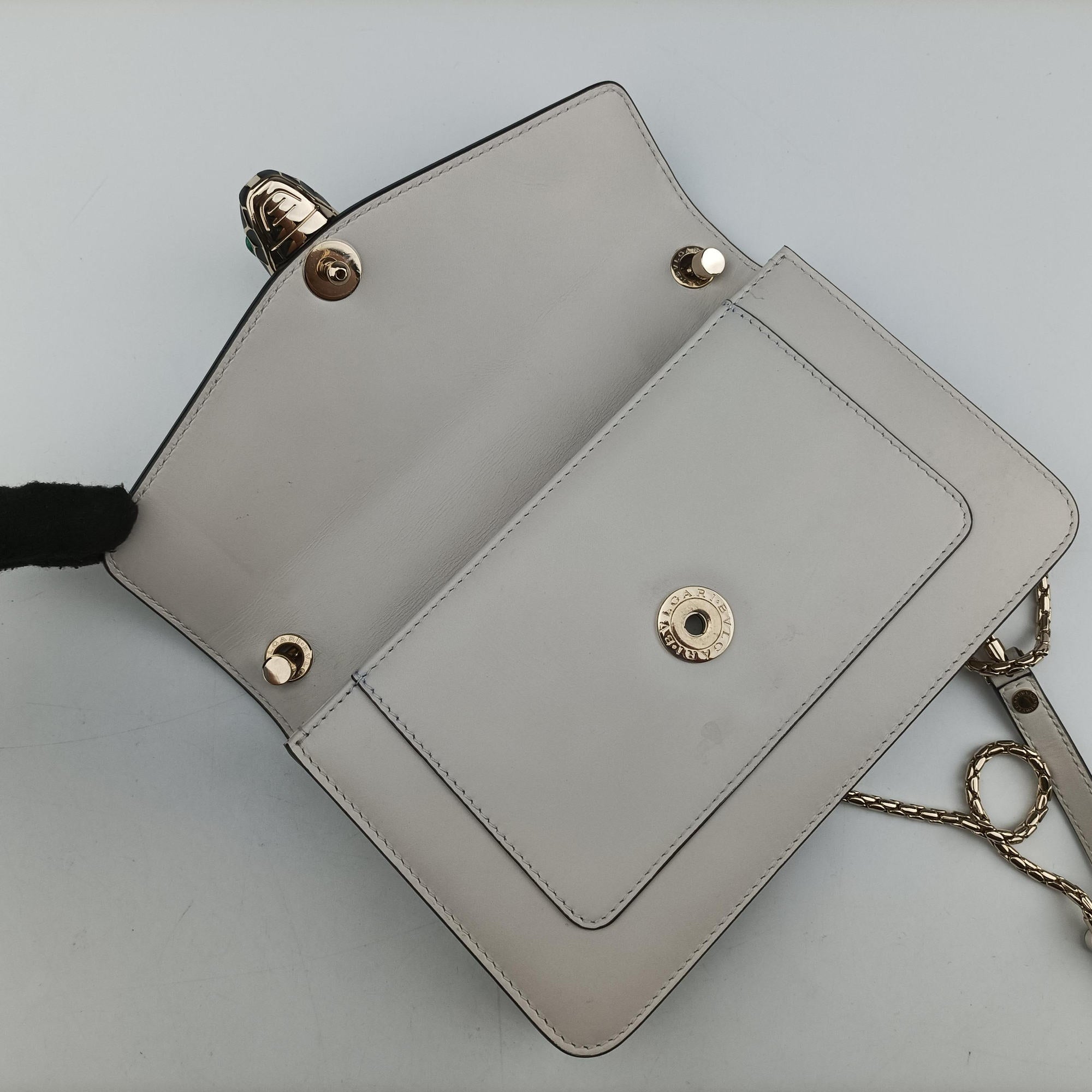 Pre-owned Bvlgari SERPENTI FOREVER White Leather  shoulderbag | stylenewstar