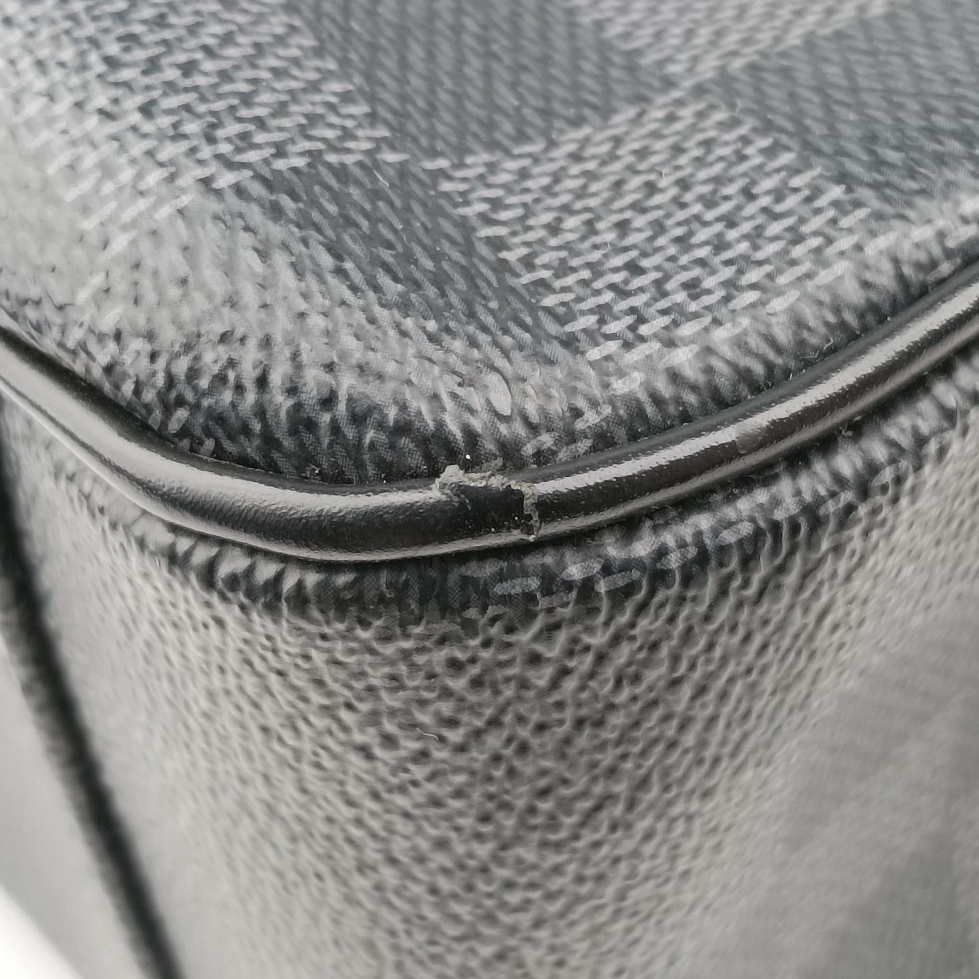 Pre-owned Louis Vuitton Tadao Graphite Damier Graphite N41259 shoulderbag | stylenewstar