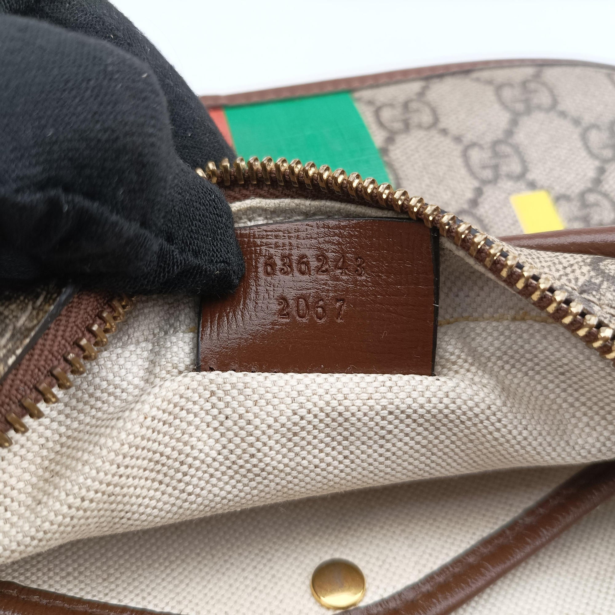 Pre-owned Gucci Fake/Not GG Supreme Brown PVC coated canvas 636243 clutchbag | stylenewstar
