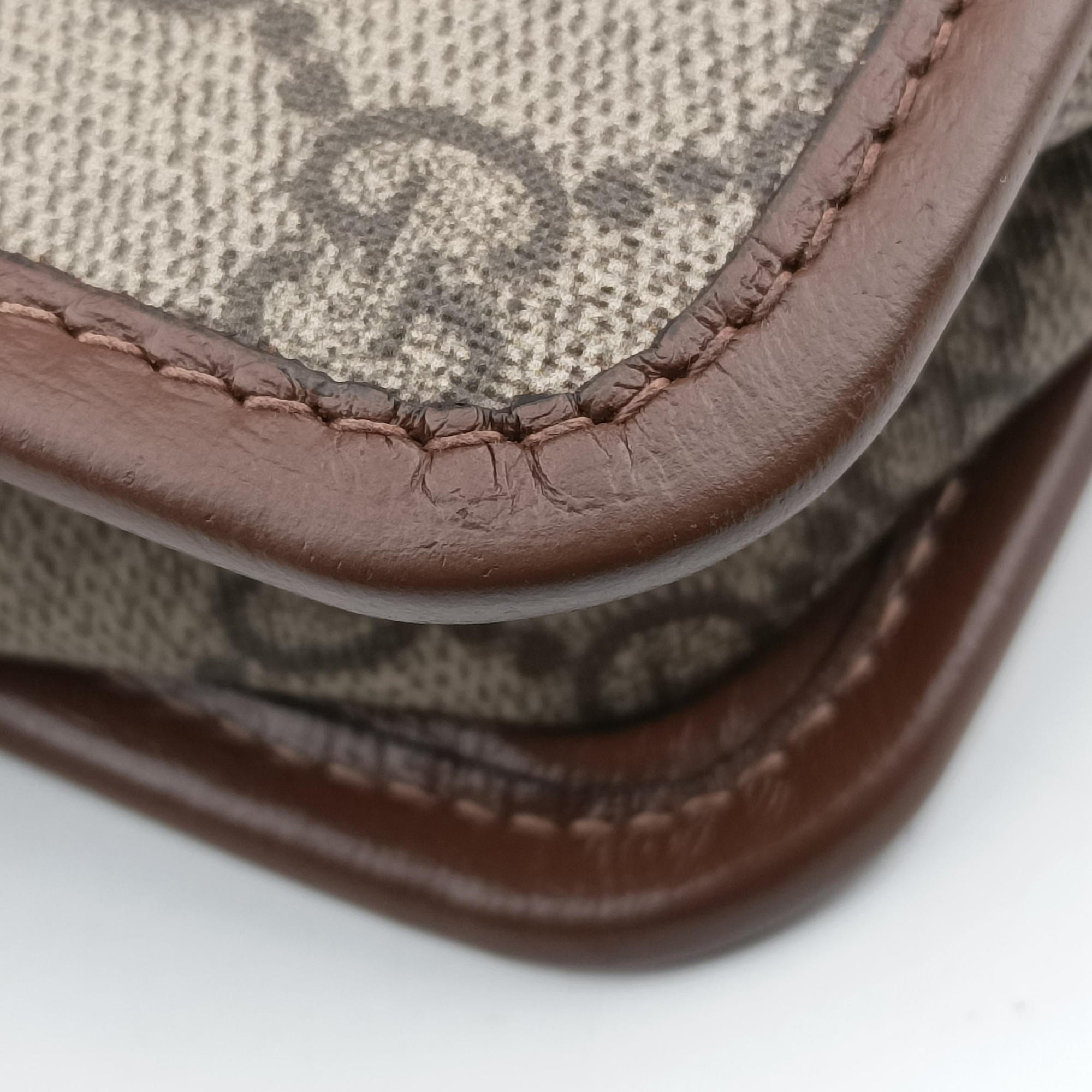 Pre-owned Gucci Fake/Not GG Supreme Brown PVC coated canvas 636243 clutchbag | stylenewstar