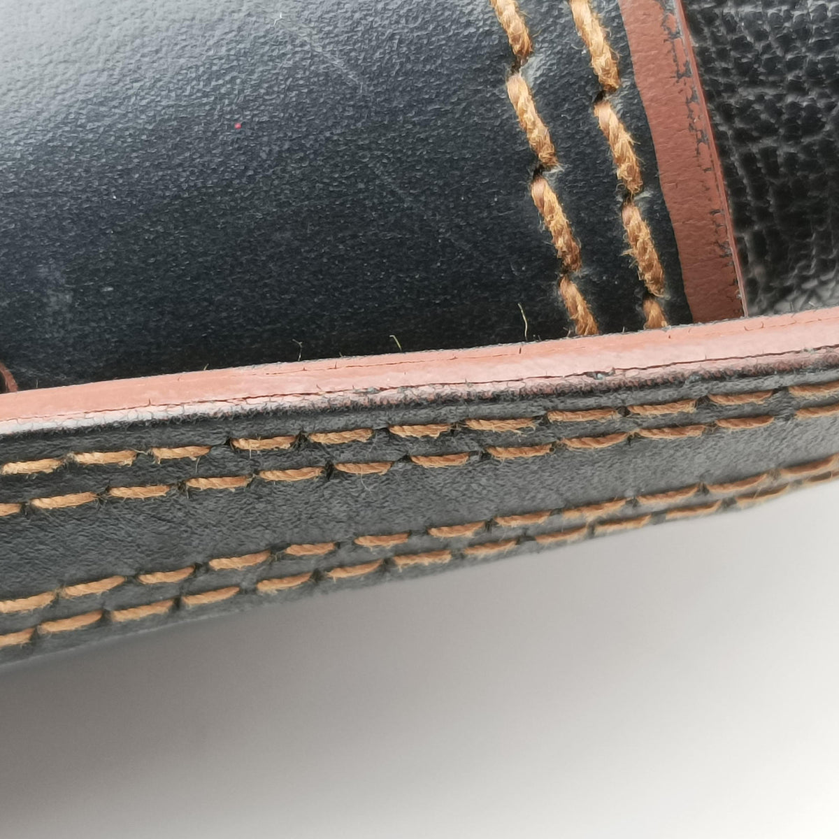Pre-owned Miu Miu Miu Lady Black Leather  shoulderbag | stylenewstar