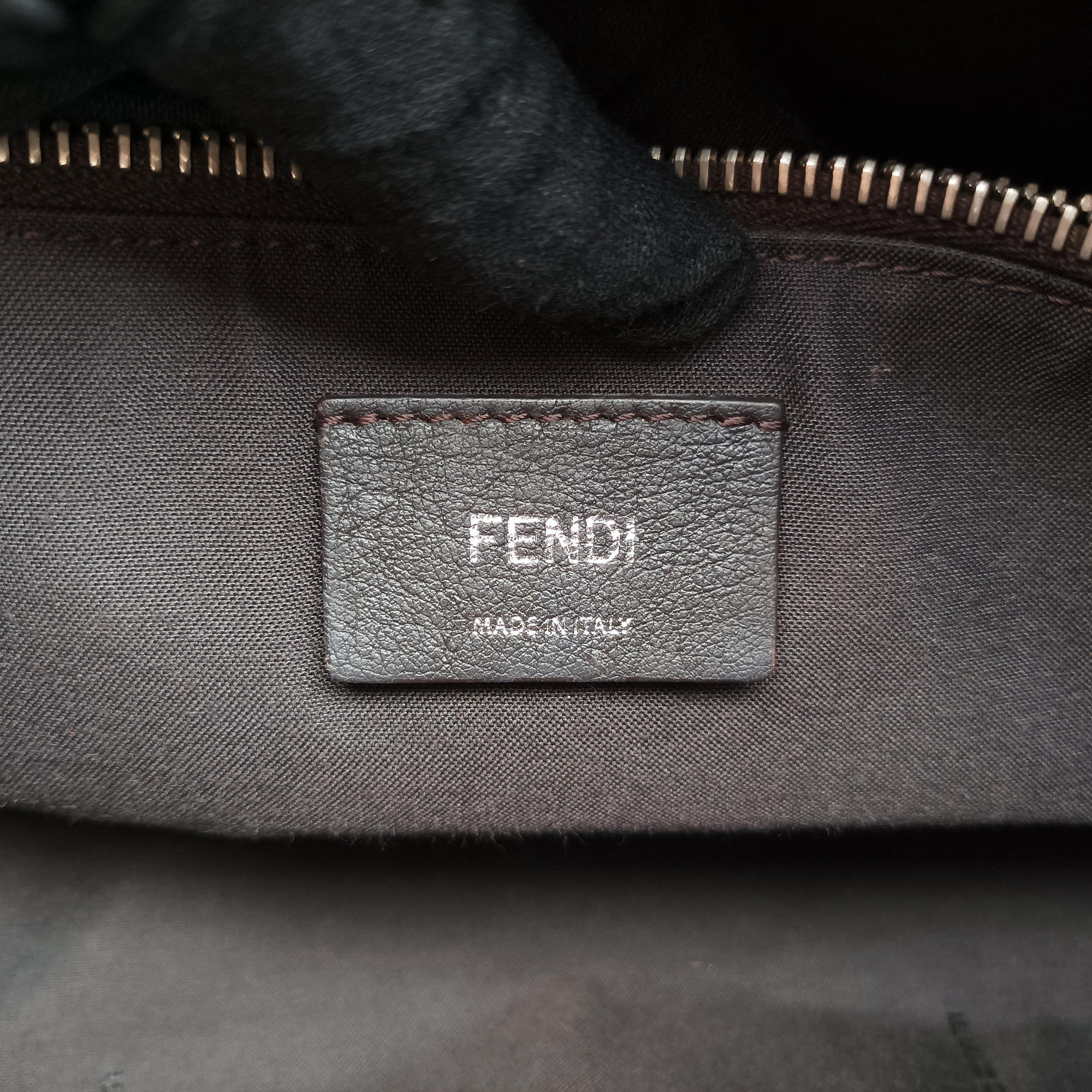 Pre-owned Fendi Small By The Way Red Leather 8BL124 shoulderbag | stylenewstar
