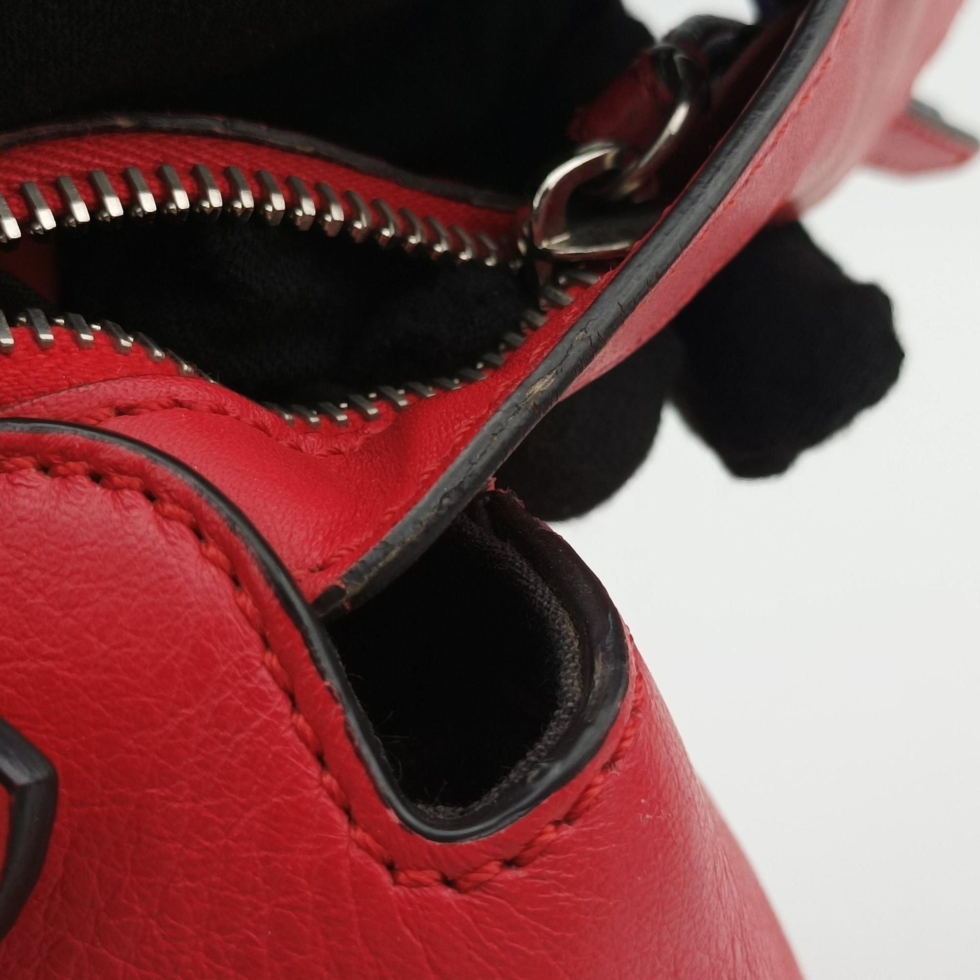 Pre-owned Fendi Small By The Way Red Leather 8BL124 shoulderbag | stylenewstar