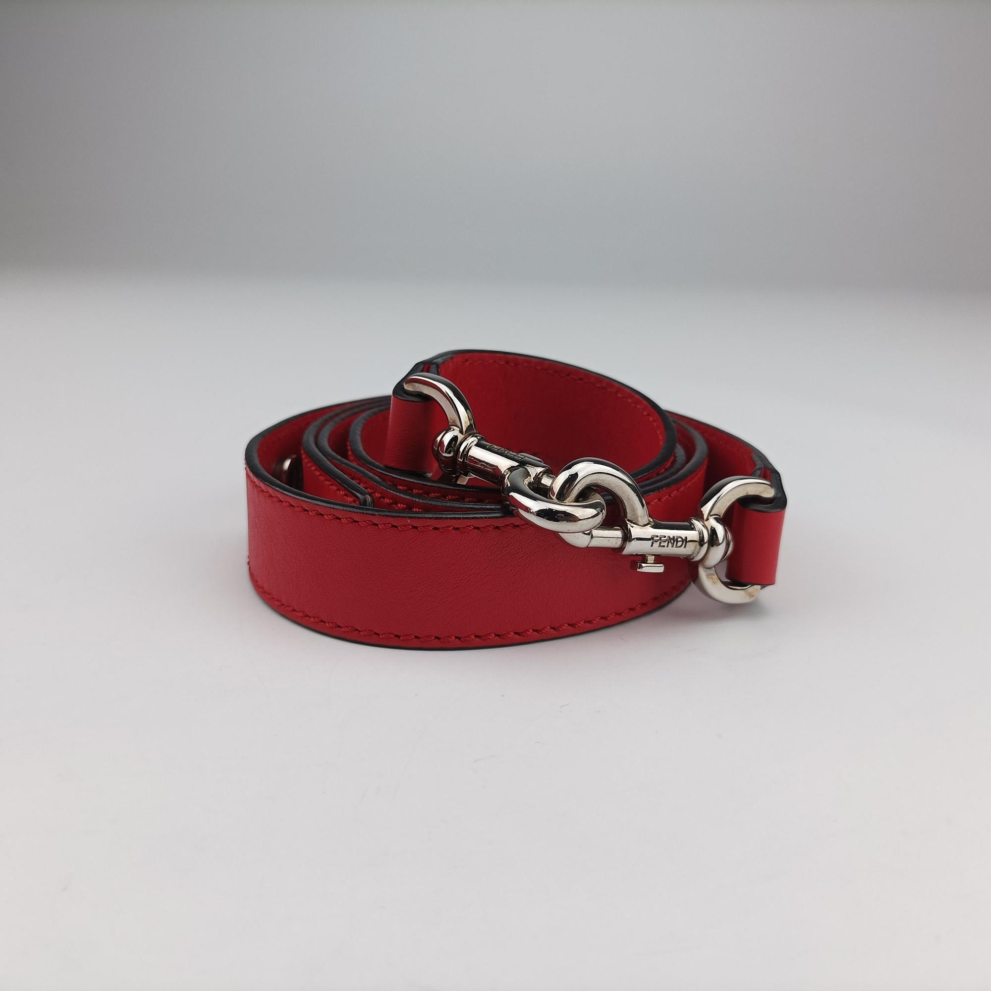 Pre-owned Fendi Small By The Way Red Leather 8BL124 shoulderbag | stylenewstar