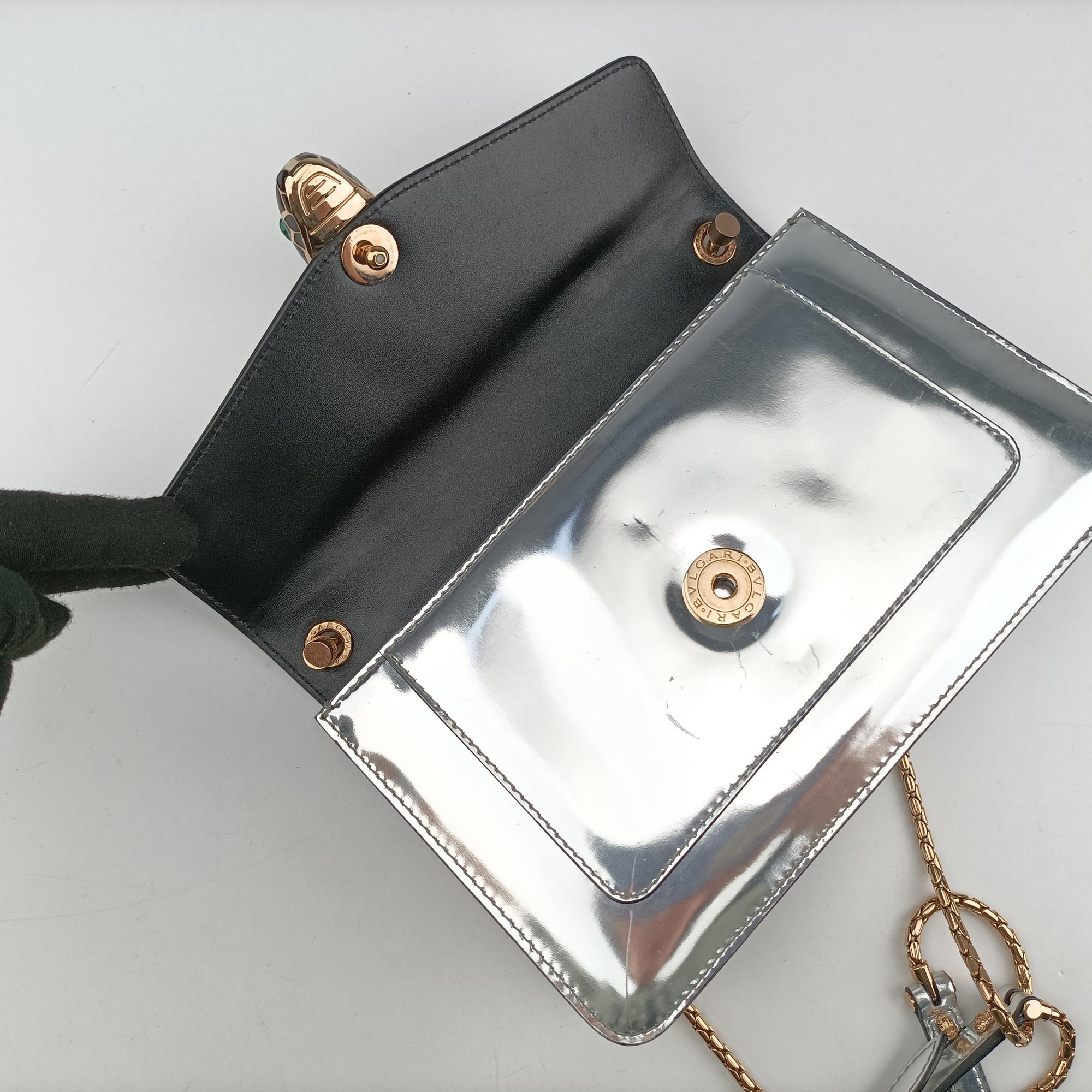 Pre-owned Bvlgari SERPENTI FOREVER Silver Patent  shoulderbag | stylenewstar