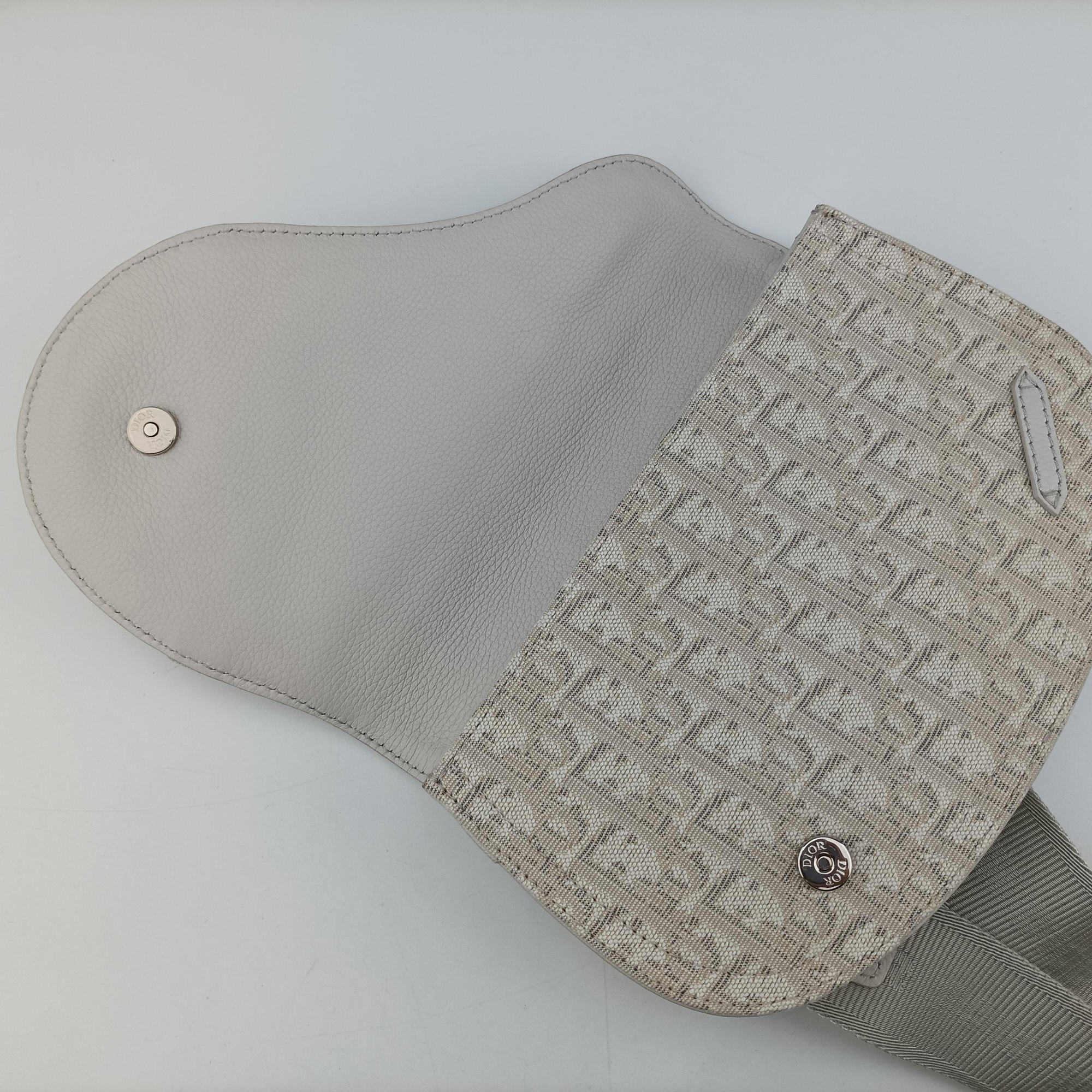 Secondhand Christian Dior Saddle White Jacquard × Leather  bum bag/waist bag | stylenewstar