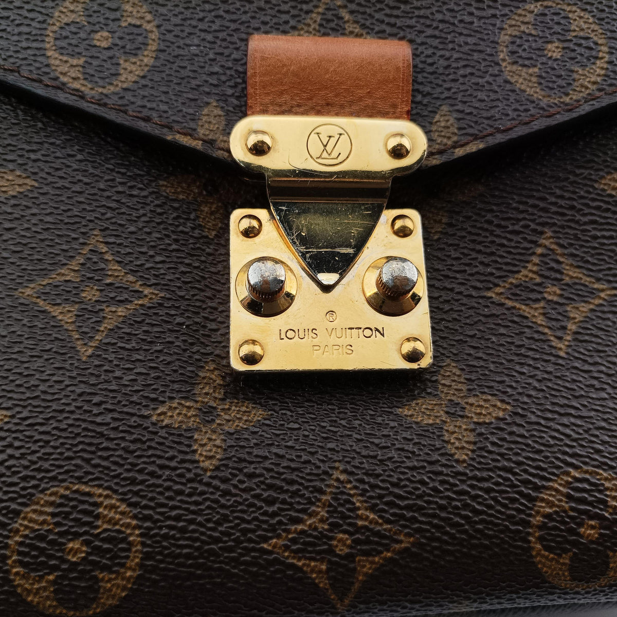Secondhand Louis Vuitton Pochette Metis MM Brown Monogram Canvas M44875 shoulderbag | stylenewstar