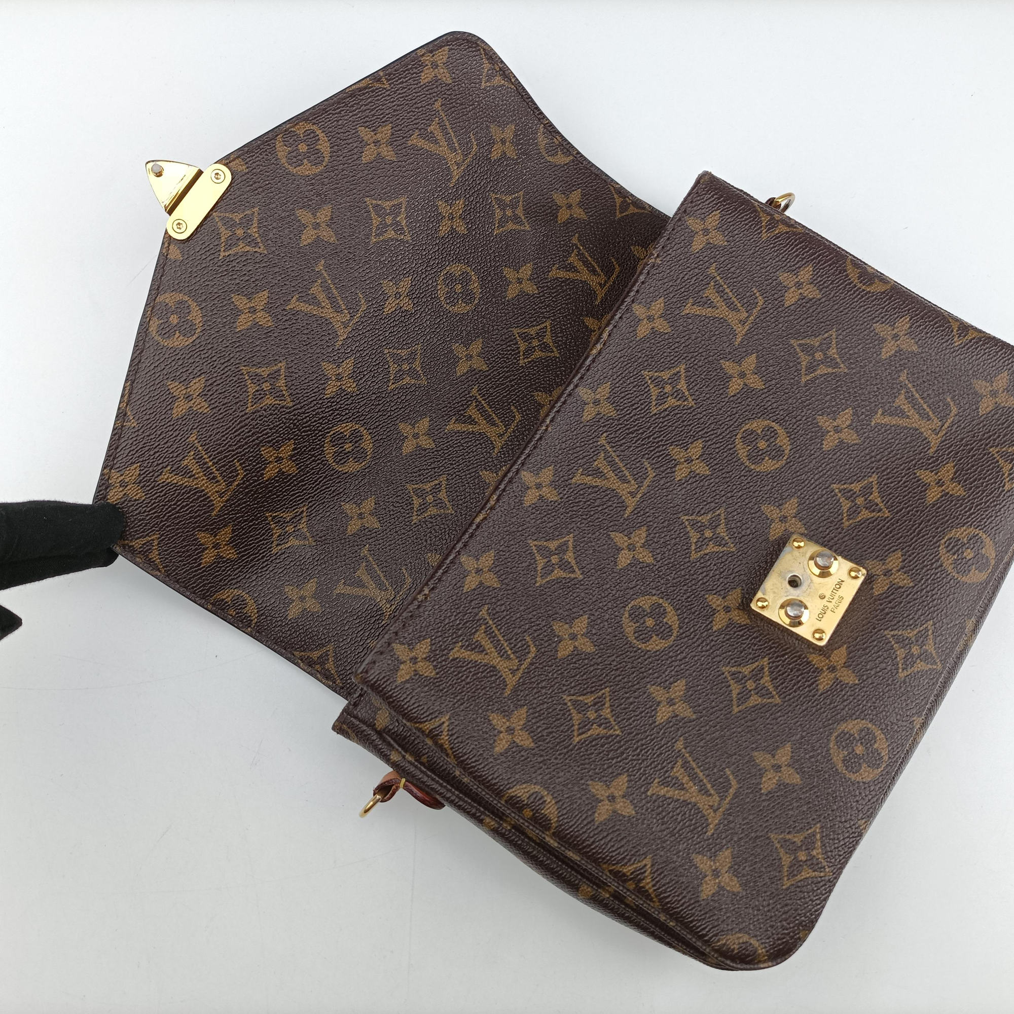 Secondhand Louis Vuitton Pochette Metis MM Brown Monogram Canvas M44875 shoulderbag | stylenewstar