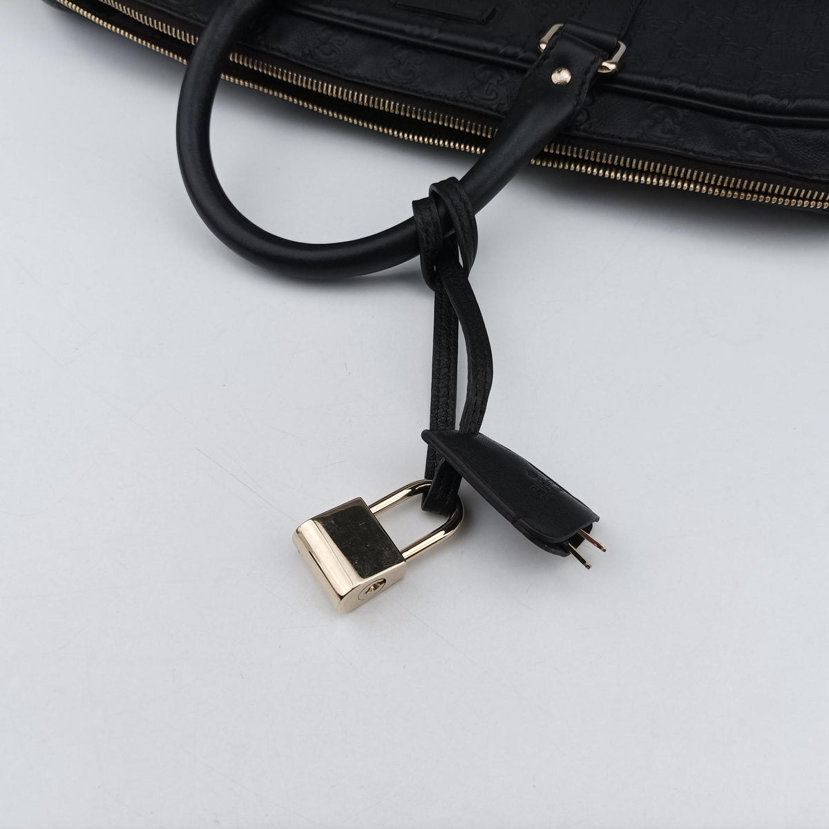 Pre-owned Gucci Diamante Black Leather 208463 shoulderbag | stylenewstar