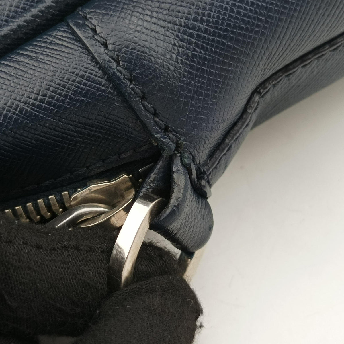 Pre-owned Prada Business Briefcase Navy SAFFIANO Leather 2VE011 shoulderbag | stylenewstar