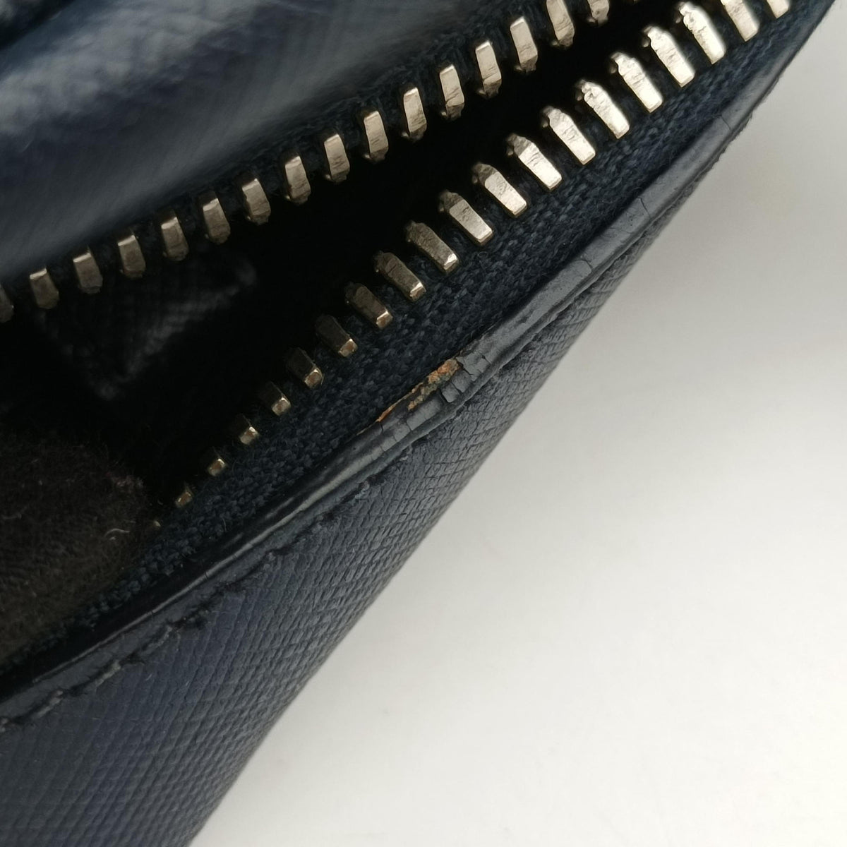 Pre-owned Prada Business Briefcase Navy SAFFIANO Leather 2VE011 shoulderbag | stylenewstar